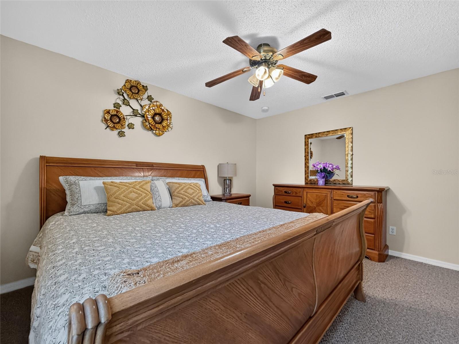 1048 HILL MOUNT DRIVE, Minneola, FL 34715