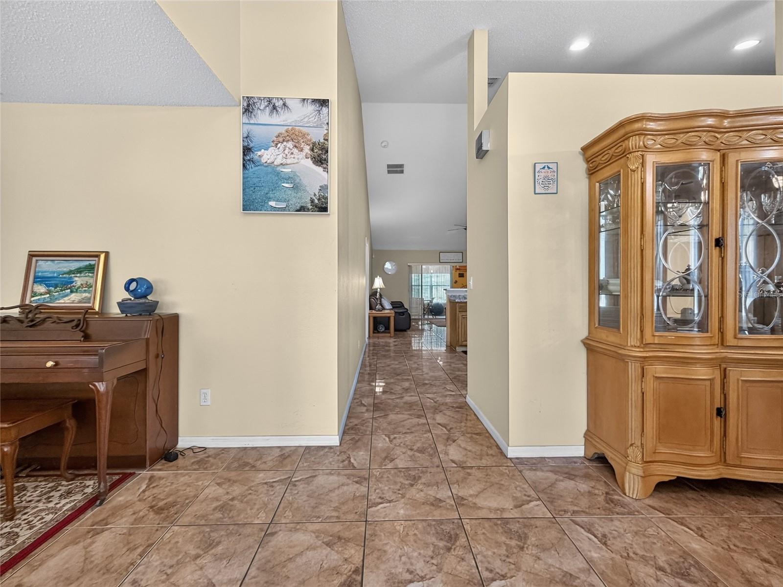 1048 HILL MOUNT DRIVE, Minneola, FL 34715