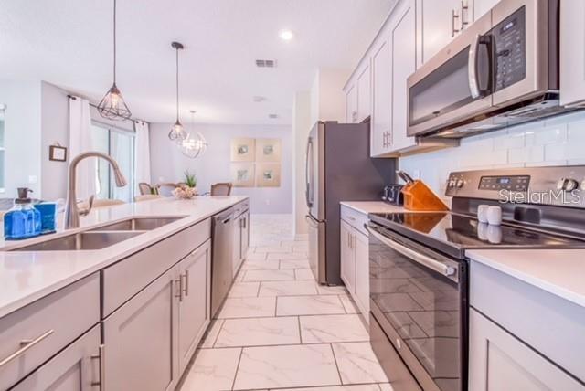 8977 CABOT CLIFFS DR, Davenport, FL 33896