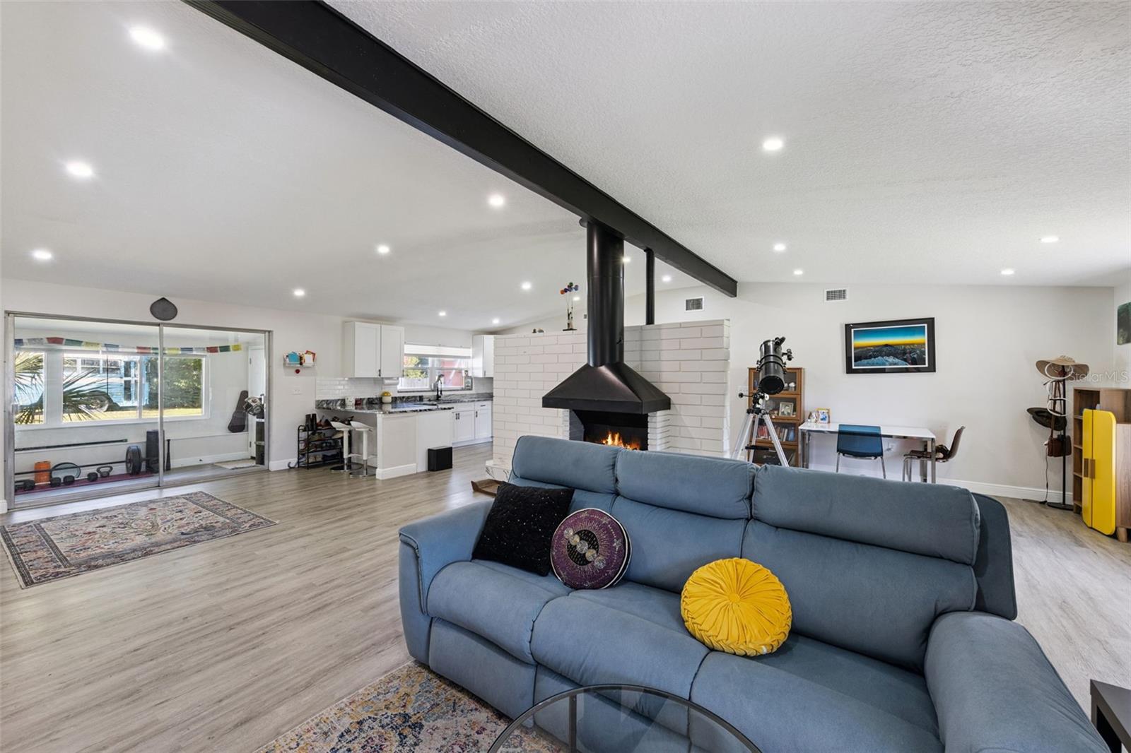 200 E PARKDALE AVENUE, Deland, FL 32724 200 E PARKDALE AVENUE, Deland, FL 32724