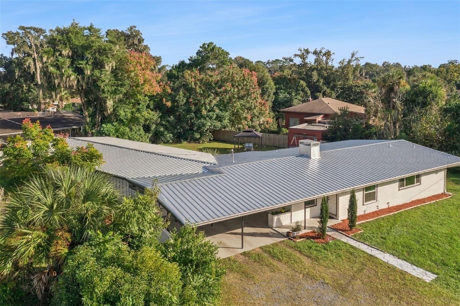 200 E PARKDALE AVENUE, Deland, FL 32724