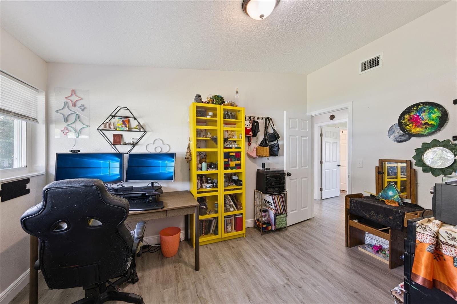 200 E PARKDALE AVENUE, Deland, FL 32724