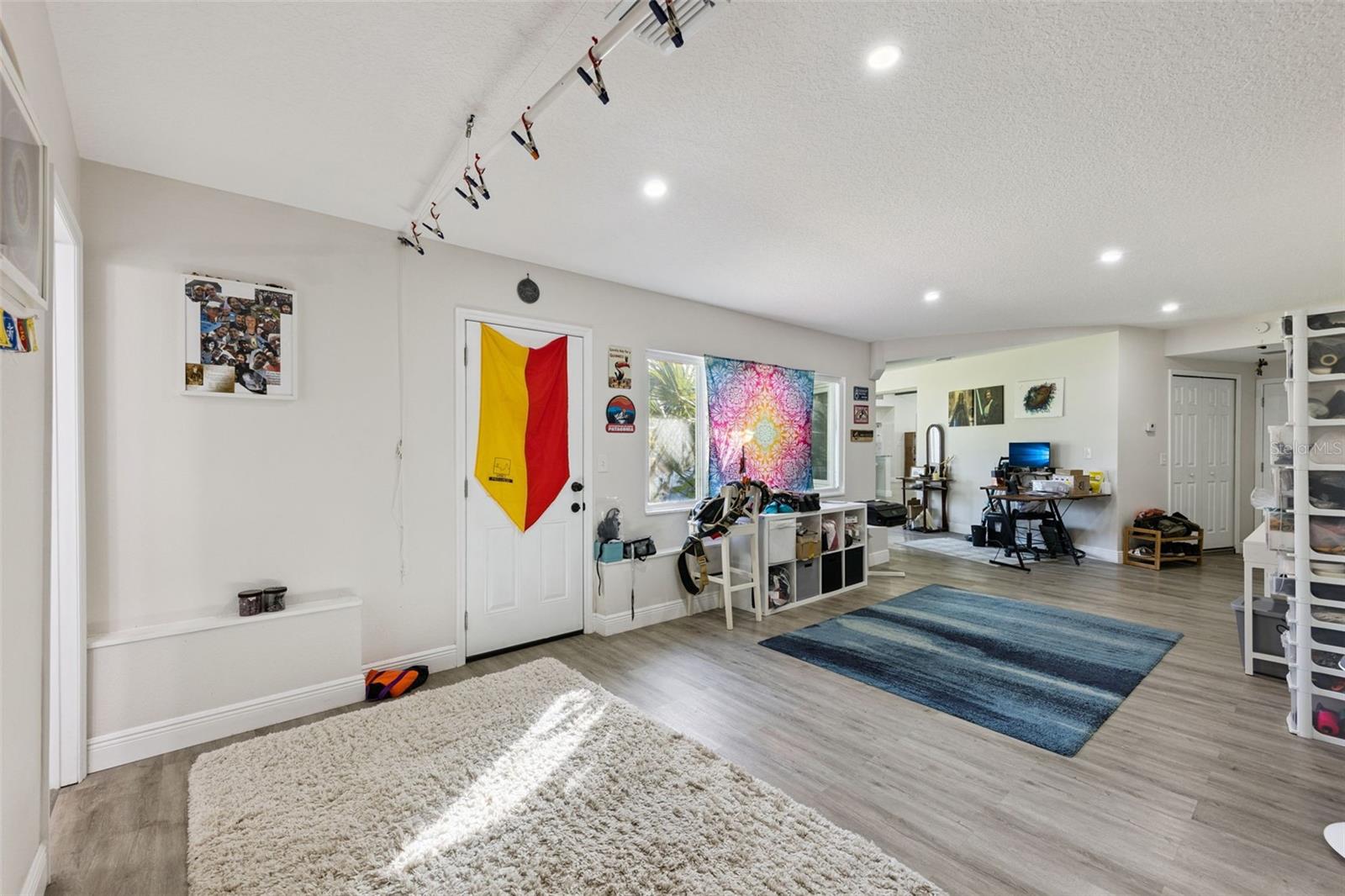 200 E PARKDALE AVENUE, Deland, FL 32724