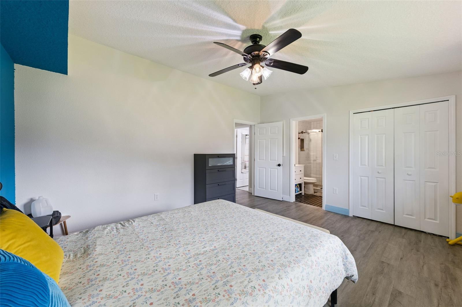 200 E PARKDALE AVENUE, Deland, FL 32724