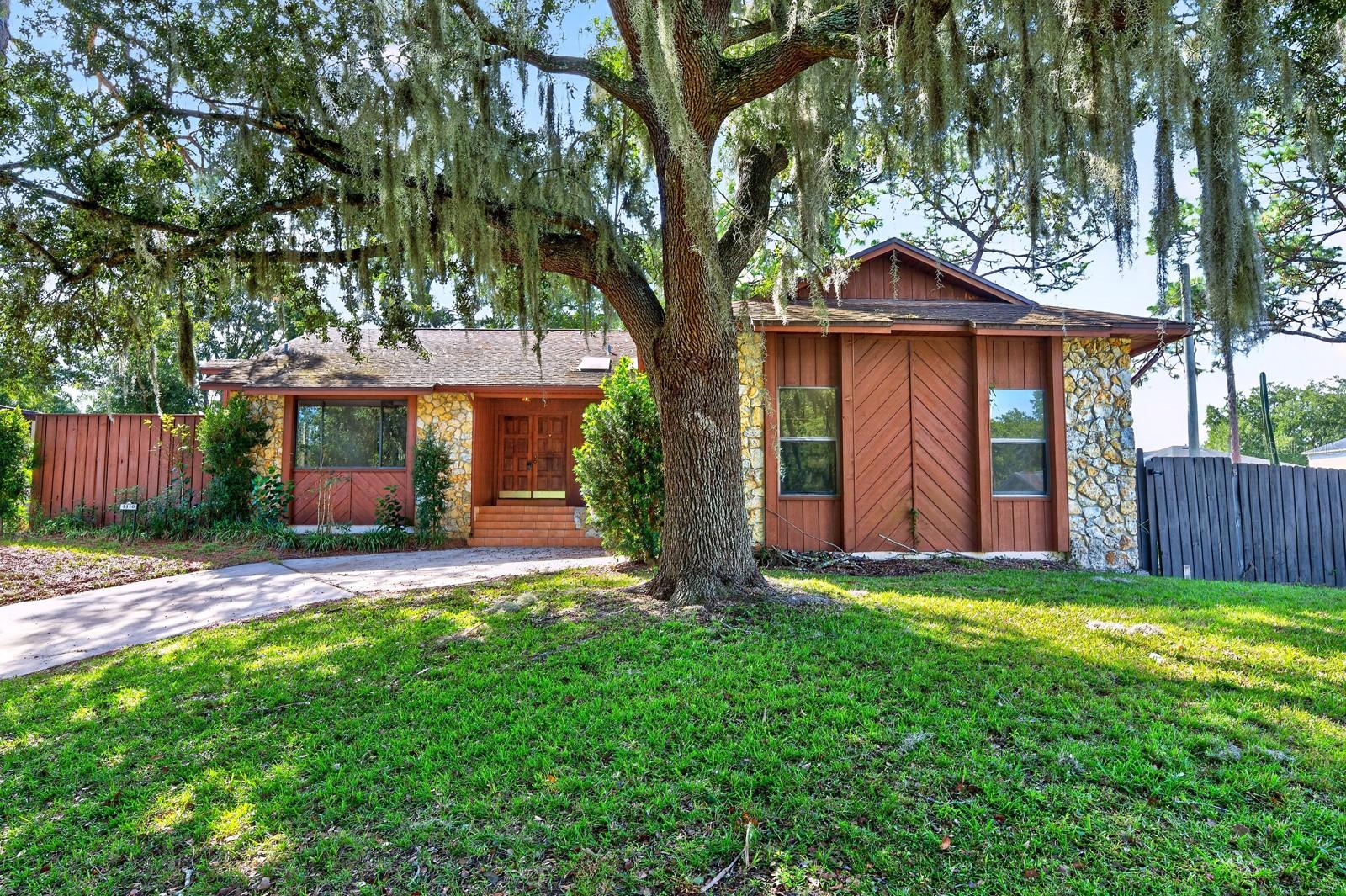 Tucked away on a quiet CUL-DE-SAC in the established Pine Oaks community of Apopka, this single-story home offers comfortable living, inviting outdoor spaces, and a convenient Central Florida location.