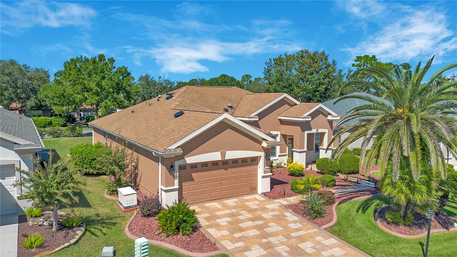 Beautifully maintained single-story Granville home with inviting curb appeal and mature tropical landscaping. Beautifully maintained single-story Granville home with inviting curb appeal and mature tropical landscaping.