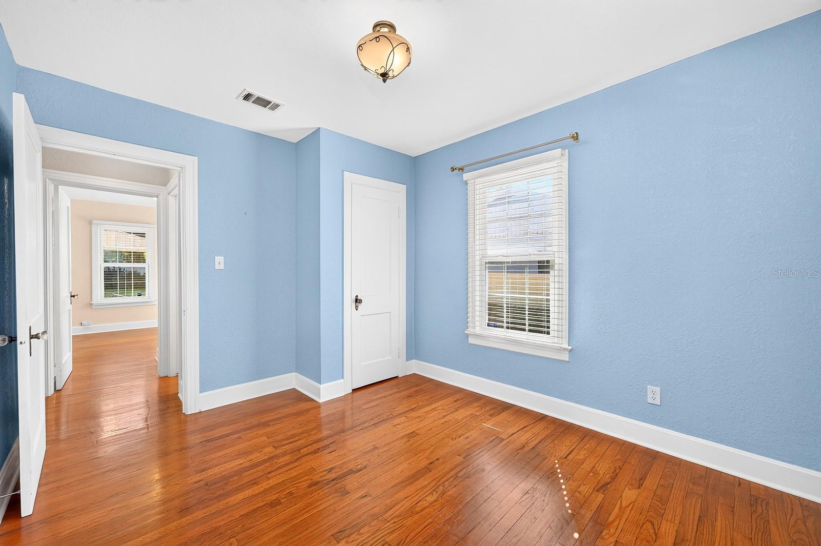 27 N HAMPTON AVENUE, Orlando, FL 32803
