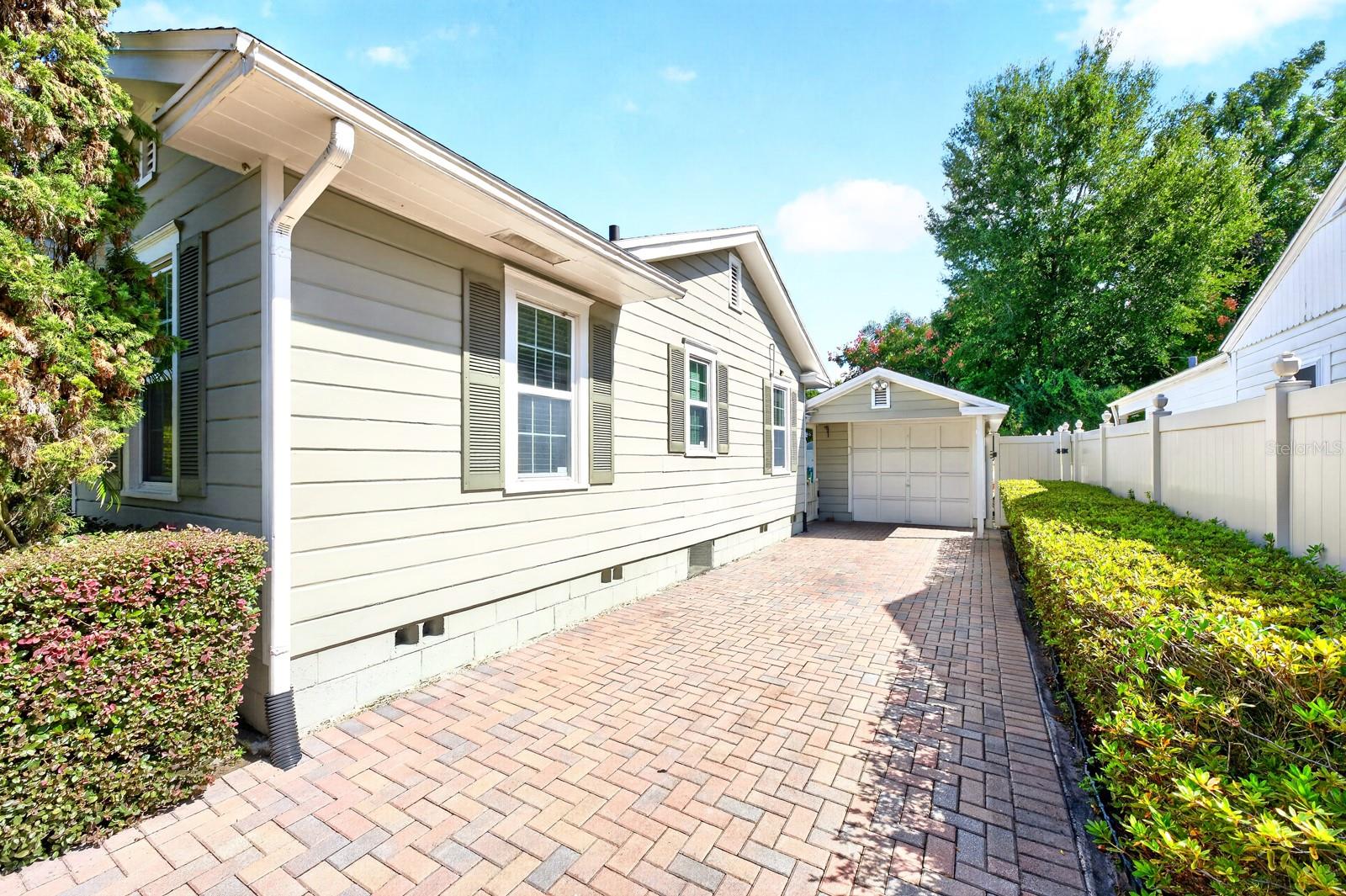 27 N HAMPTON AVENUE, Orlando, FL 32803
