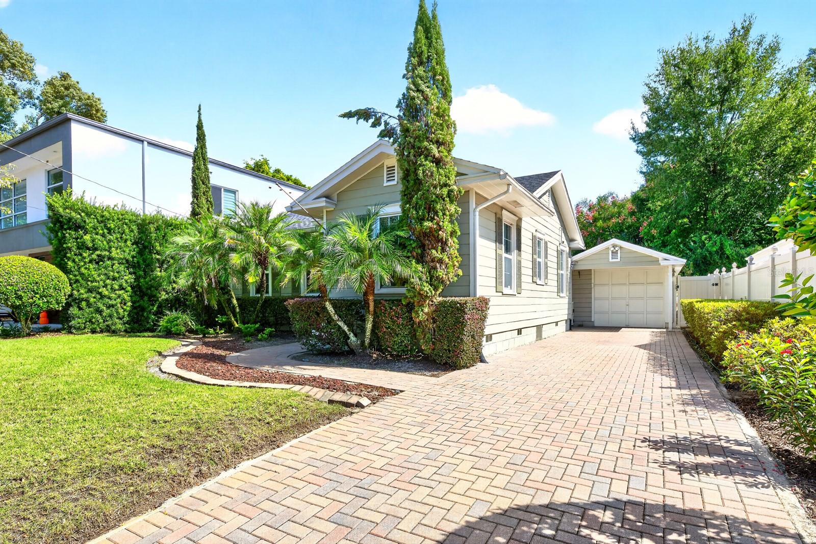 27 N HAMPTON AVENUE, Orlando, FL 32803