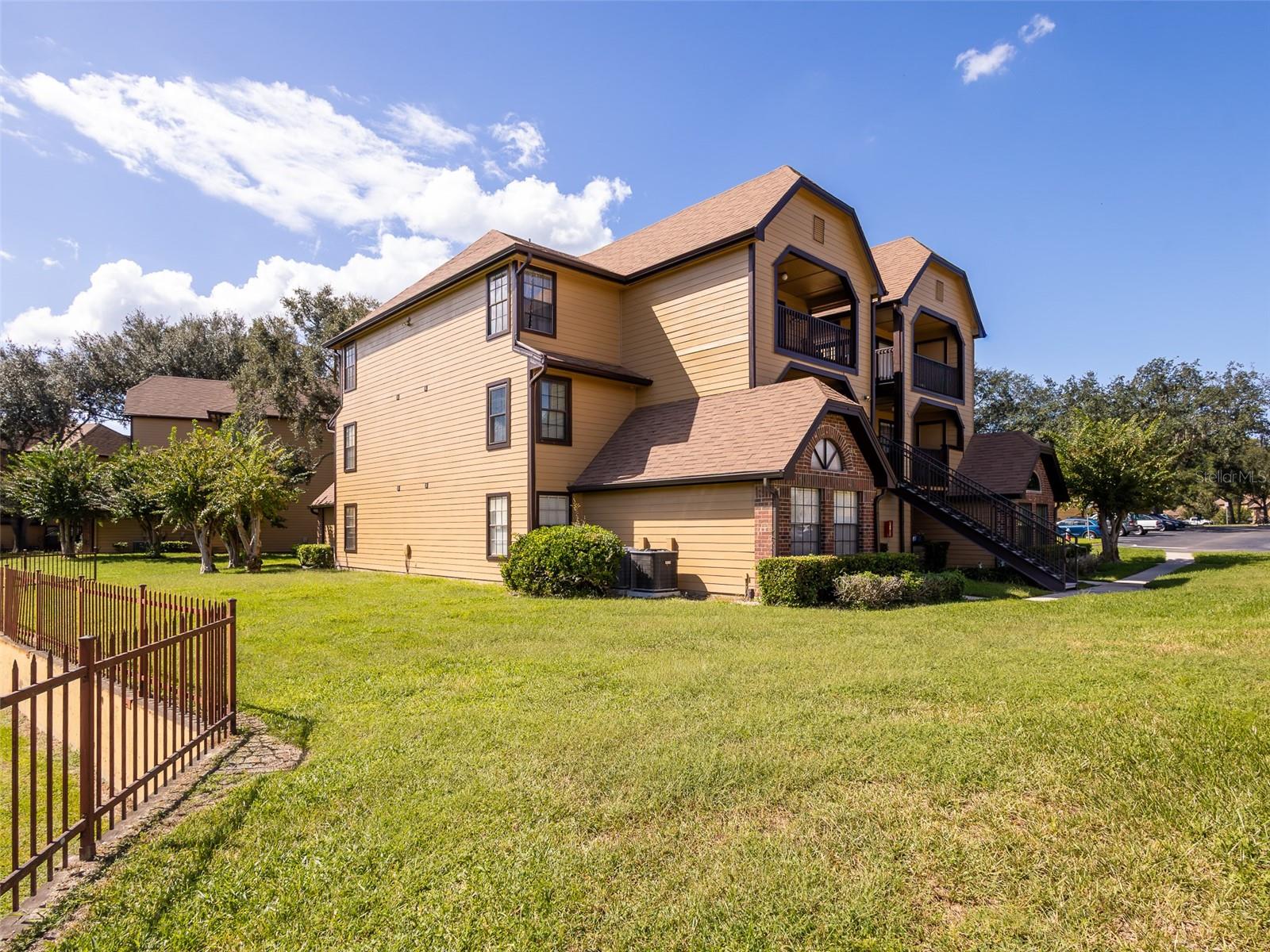 345 LAKEPOINTE DRIVE, #302, Altamonte Springs, FL 32701