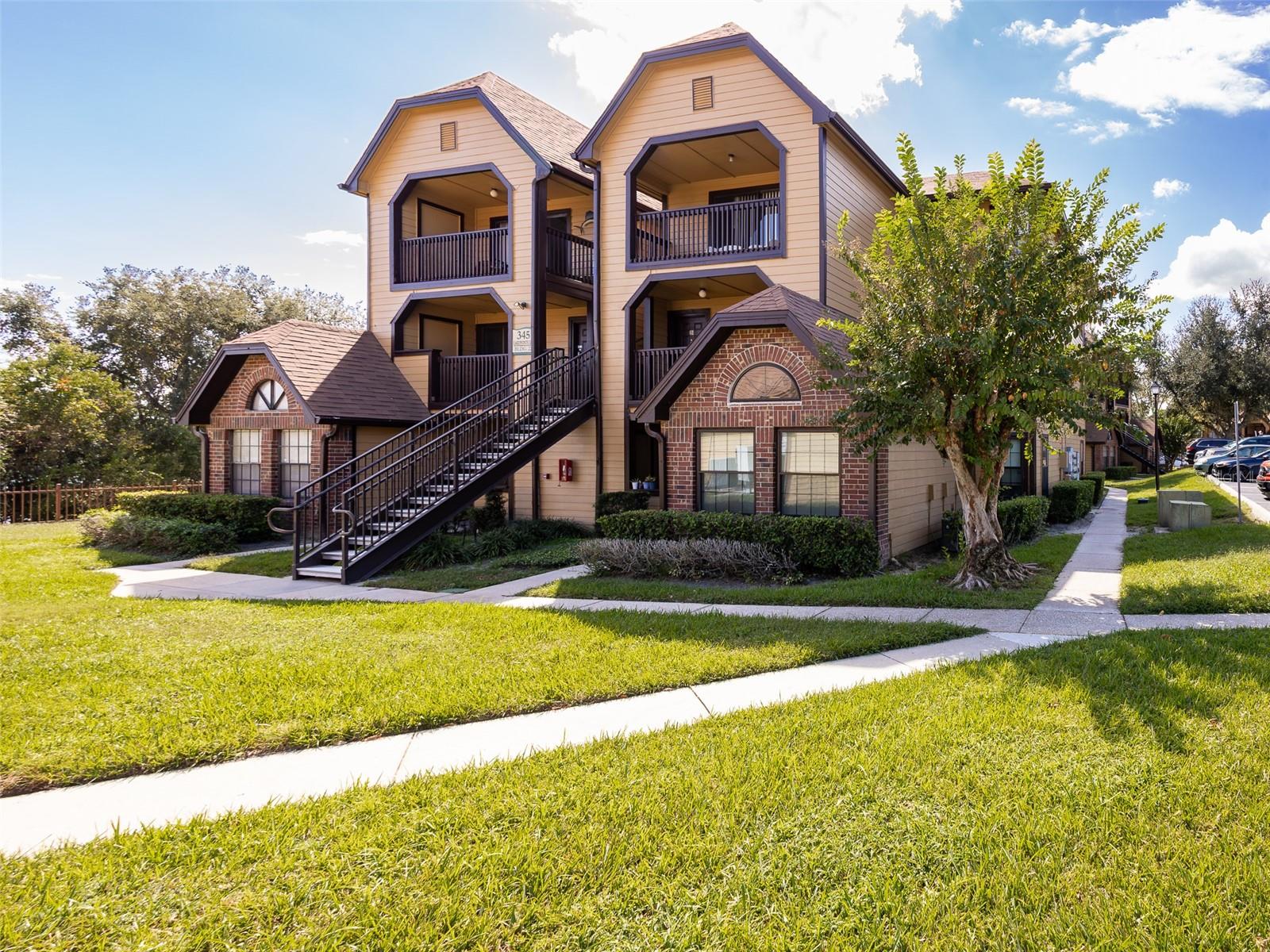 345 LAKEPOINTE DRIVE, #302, Altamonte Springs, FL 32701