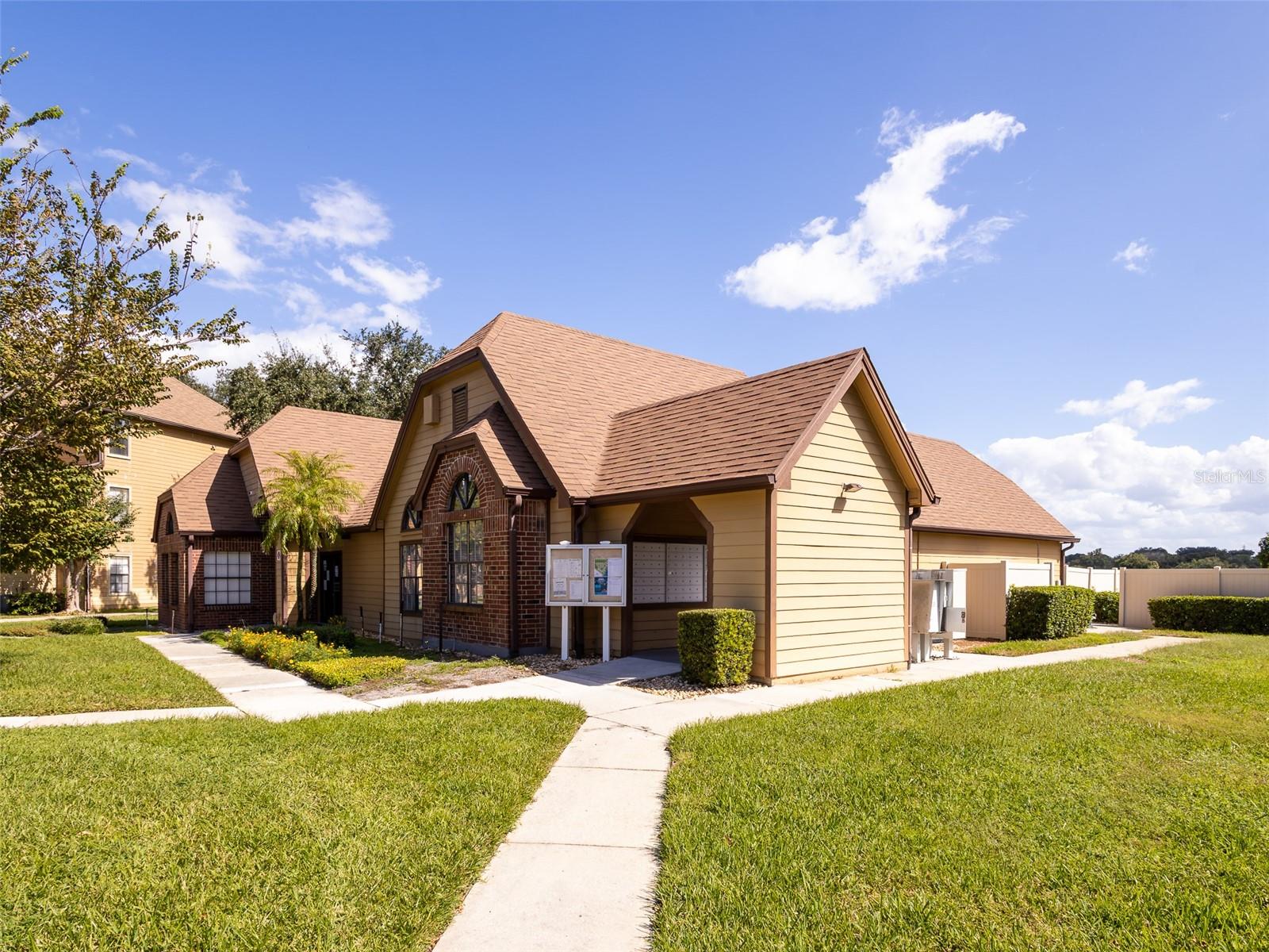 345 LAKEPOINTE DRIVE, #302, Altamonte Springs, FL 32701