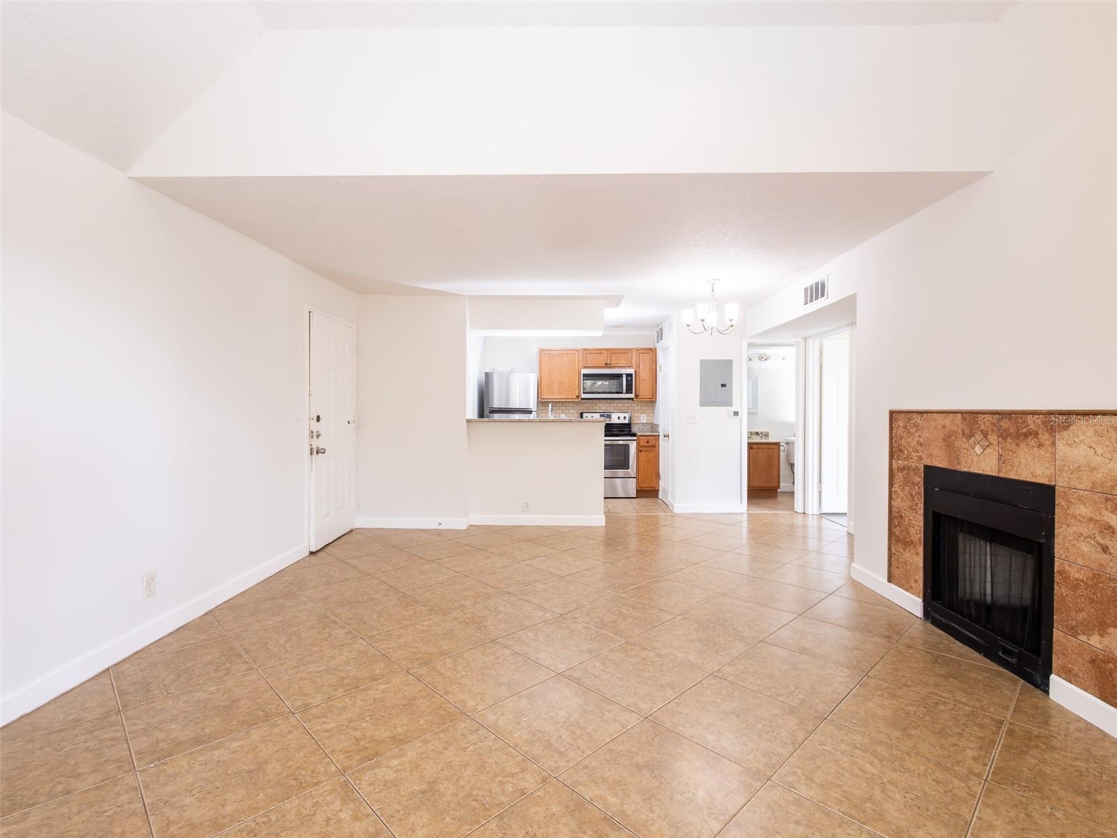 345 LAKEPOINTE DRIVE, #302, Altamonte Springs, FL 32701 345 LAKEPOINTE DRIVE, #302, Altamonte Springs, FL 32701