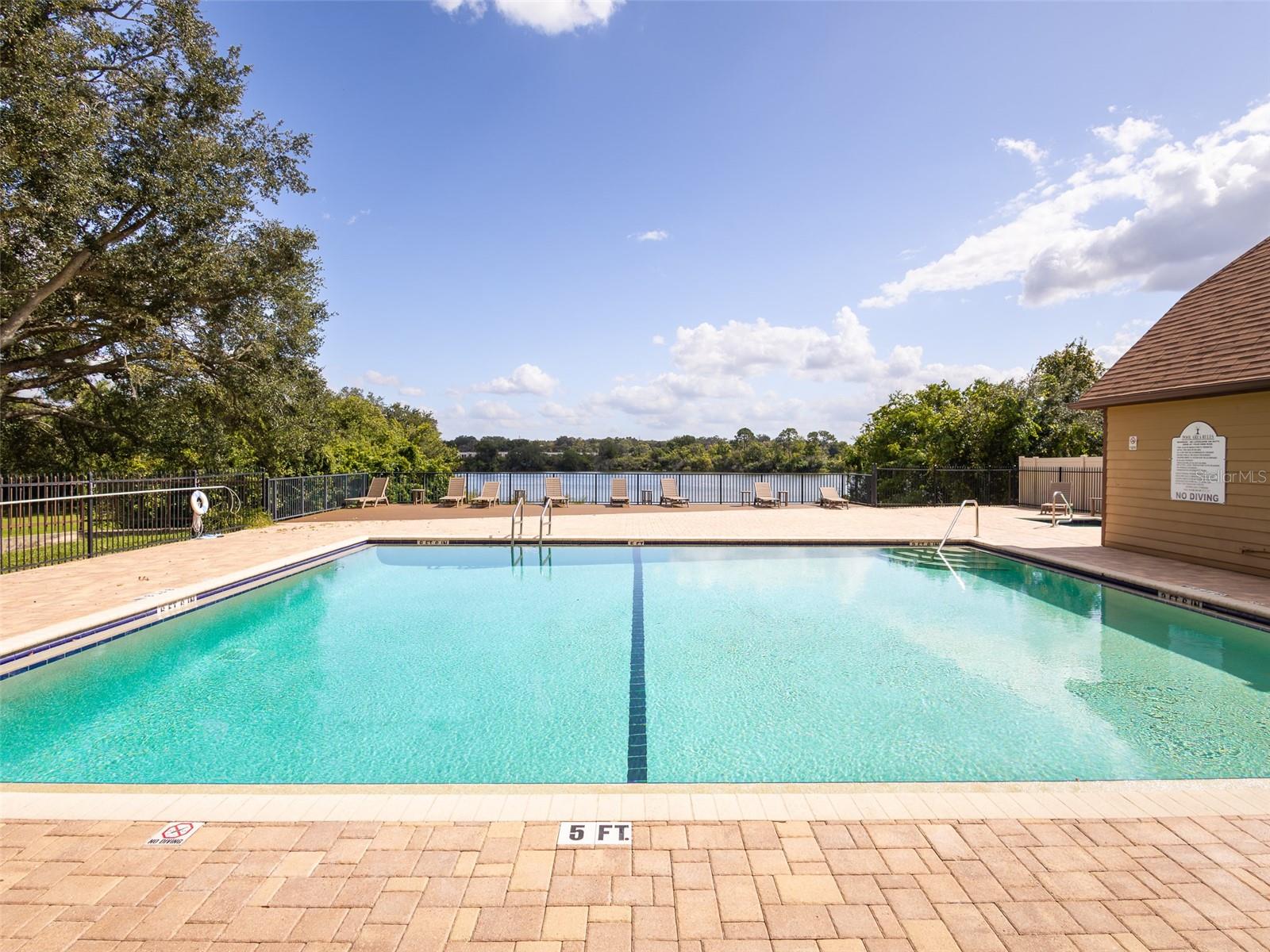 345 LAKEPOINTE DRIVE, #302, Altamonte Springs, FL 32701