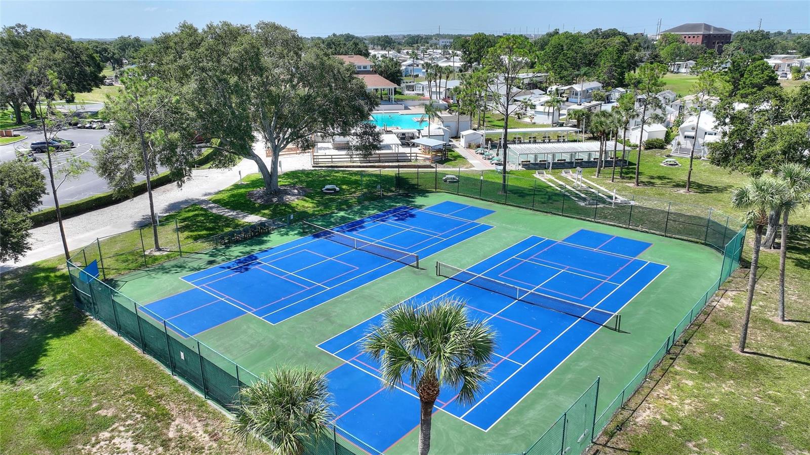 Pickleball/Tennis Courts