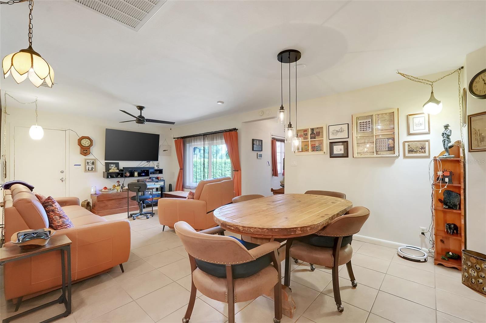 6 S LAKE PLEASANT ROAD, Apopka, FL 32703