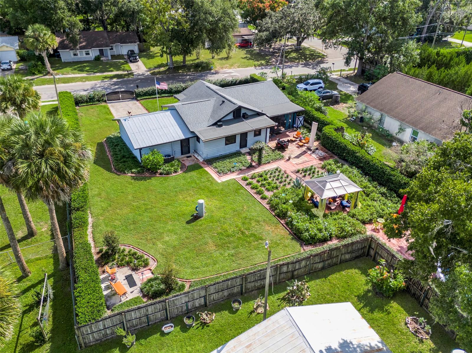 6 S LAKE PLEASANT ROAD, Apopka, FL 32703