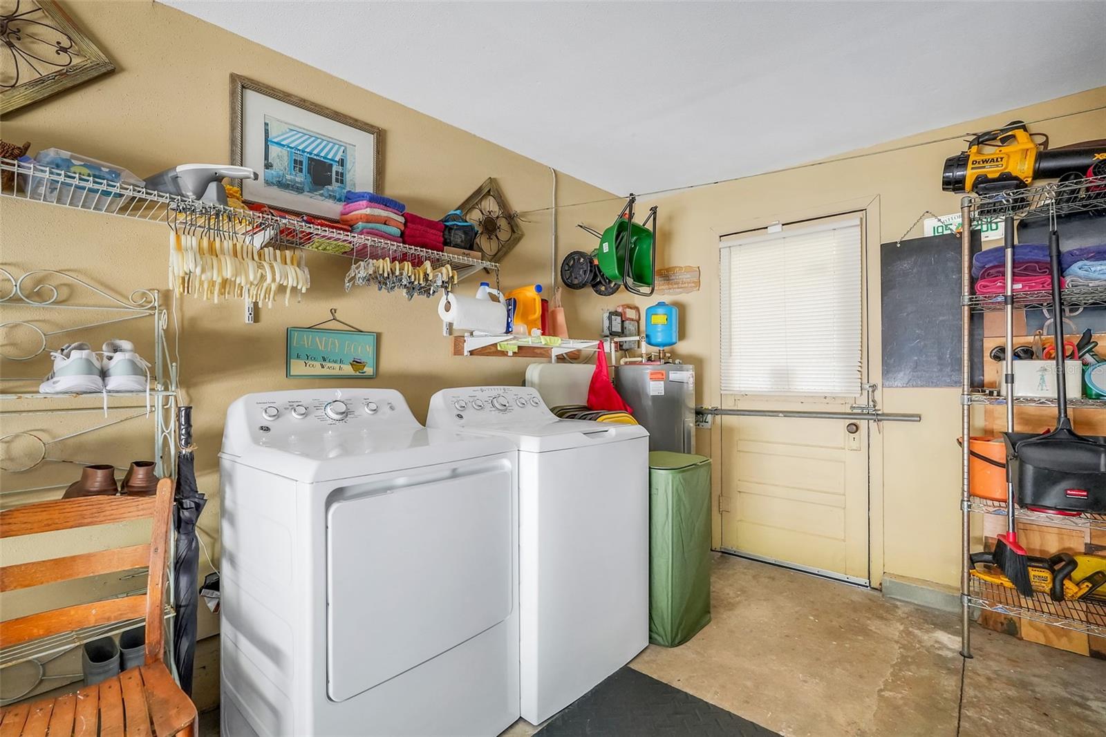 6 S LAKE PLEASANT ROAD, Apopka, FL 32703
