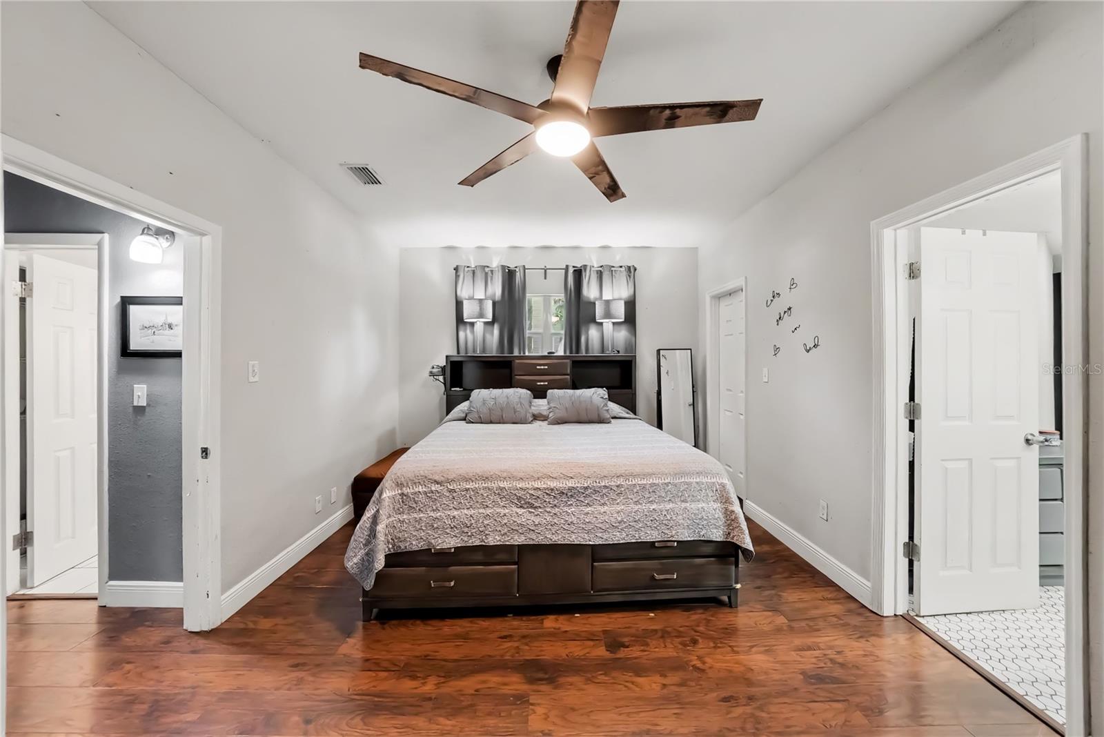 917 E 24TH AVENUE, Tampa, FL 33605