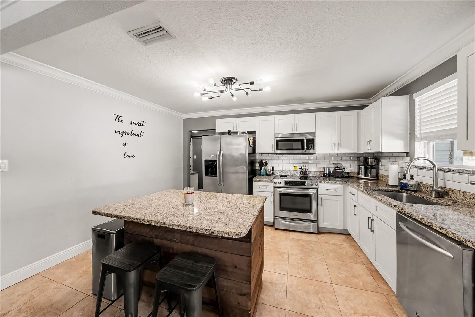 917 E 24TH AVENUE, Tampa, FL 33605