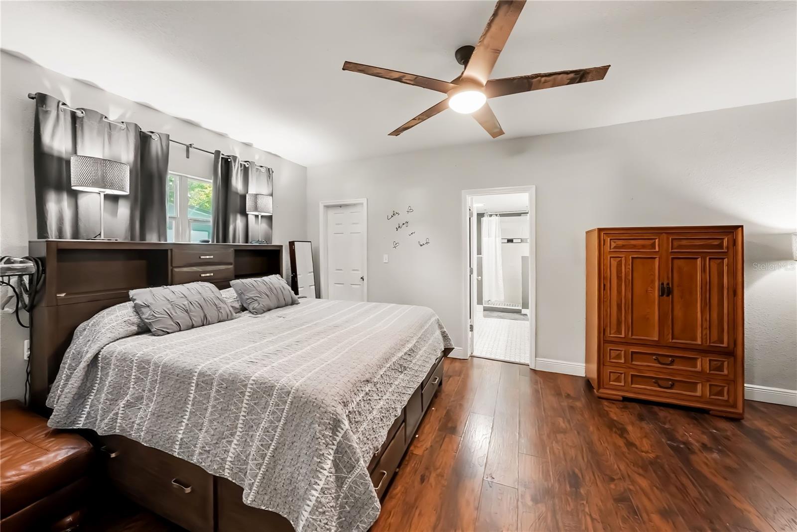 917 E 24TH AVENUE, Tampa, FL 33605