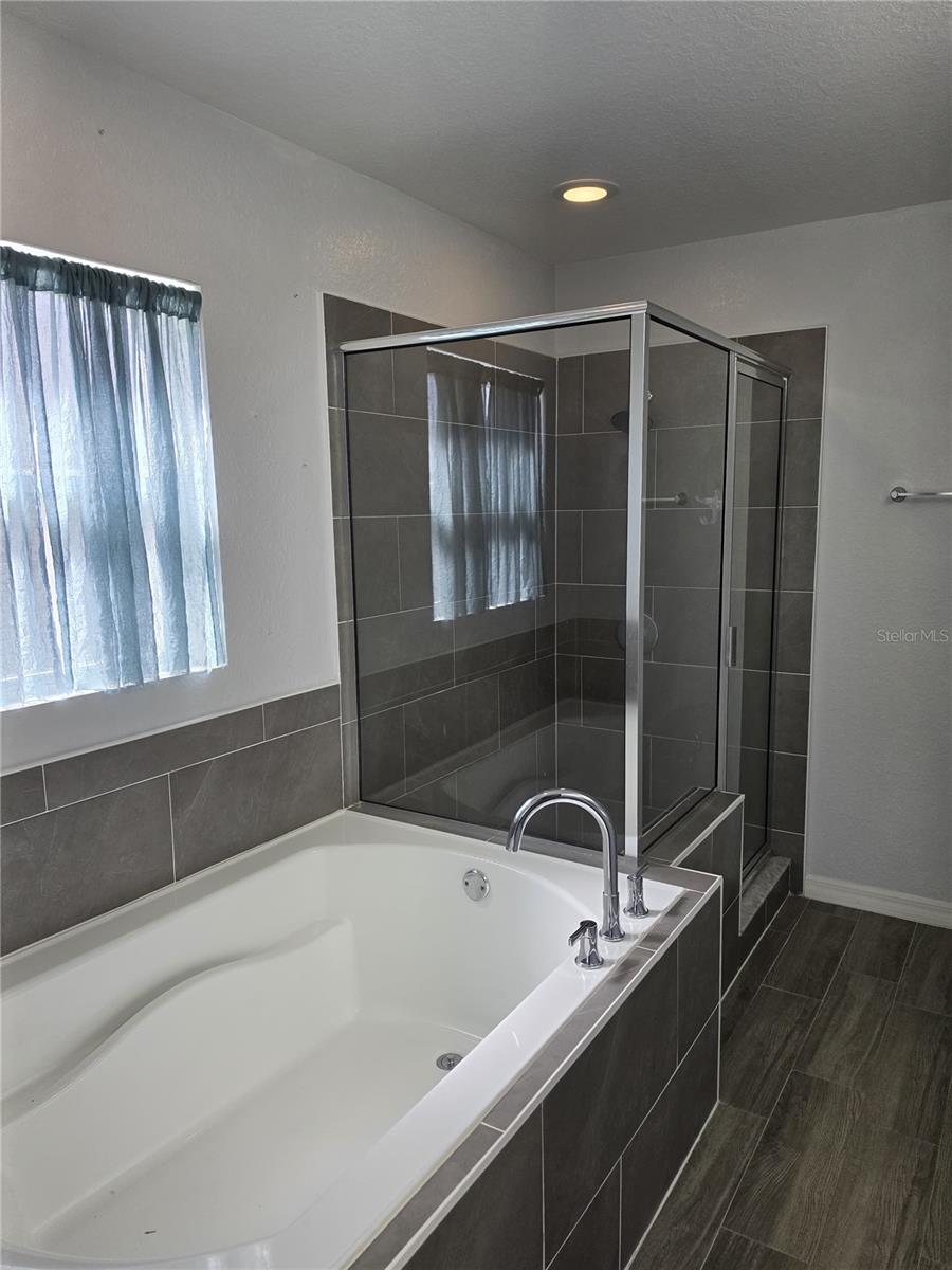 MASTER BATHROOM MASTER BATHROOM