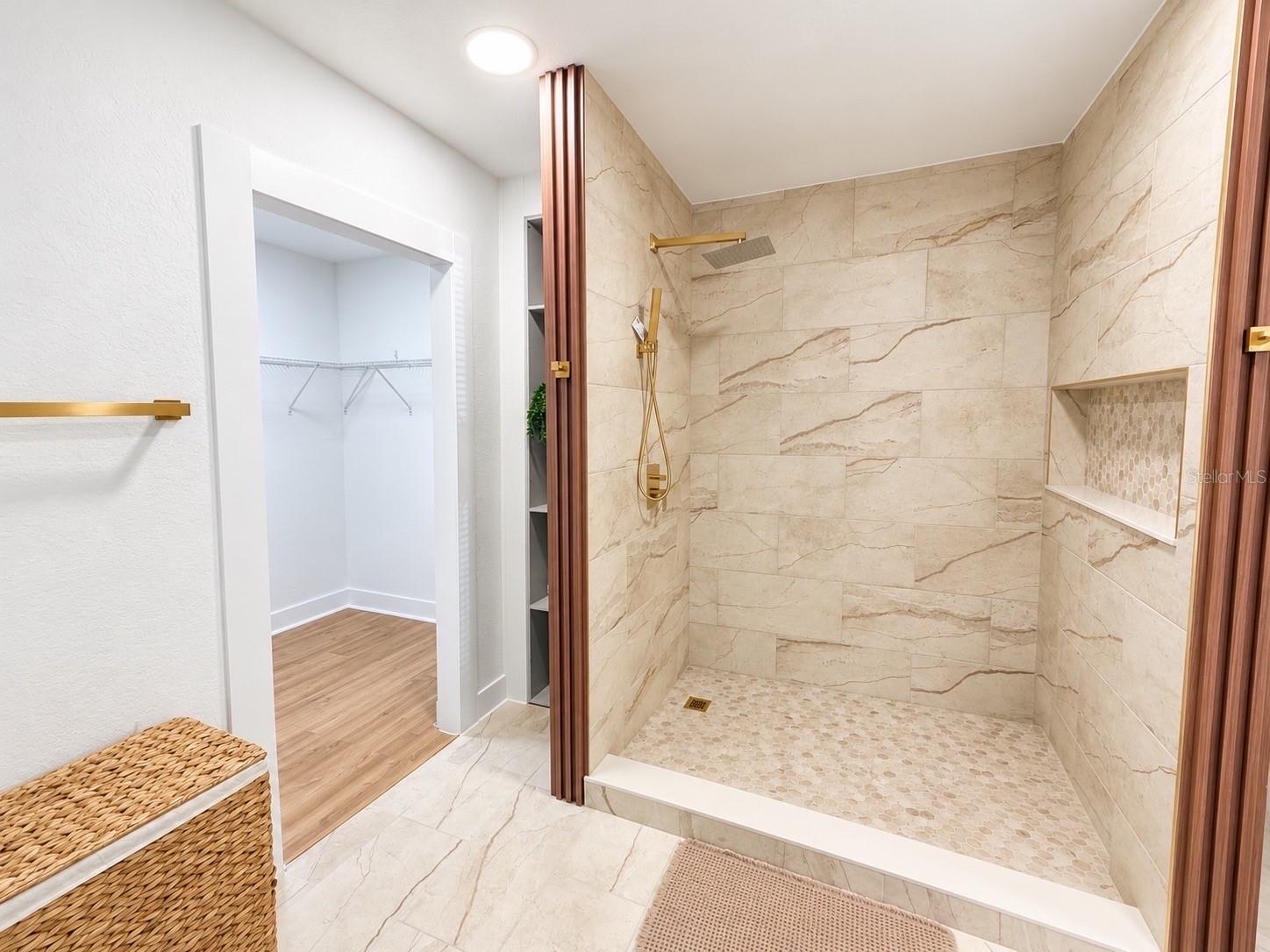 Master Bedroom Bathroom