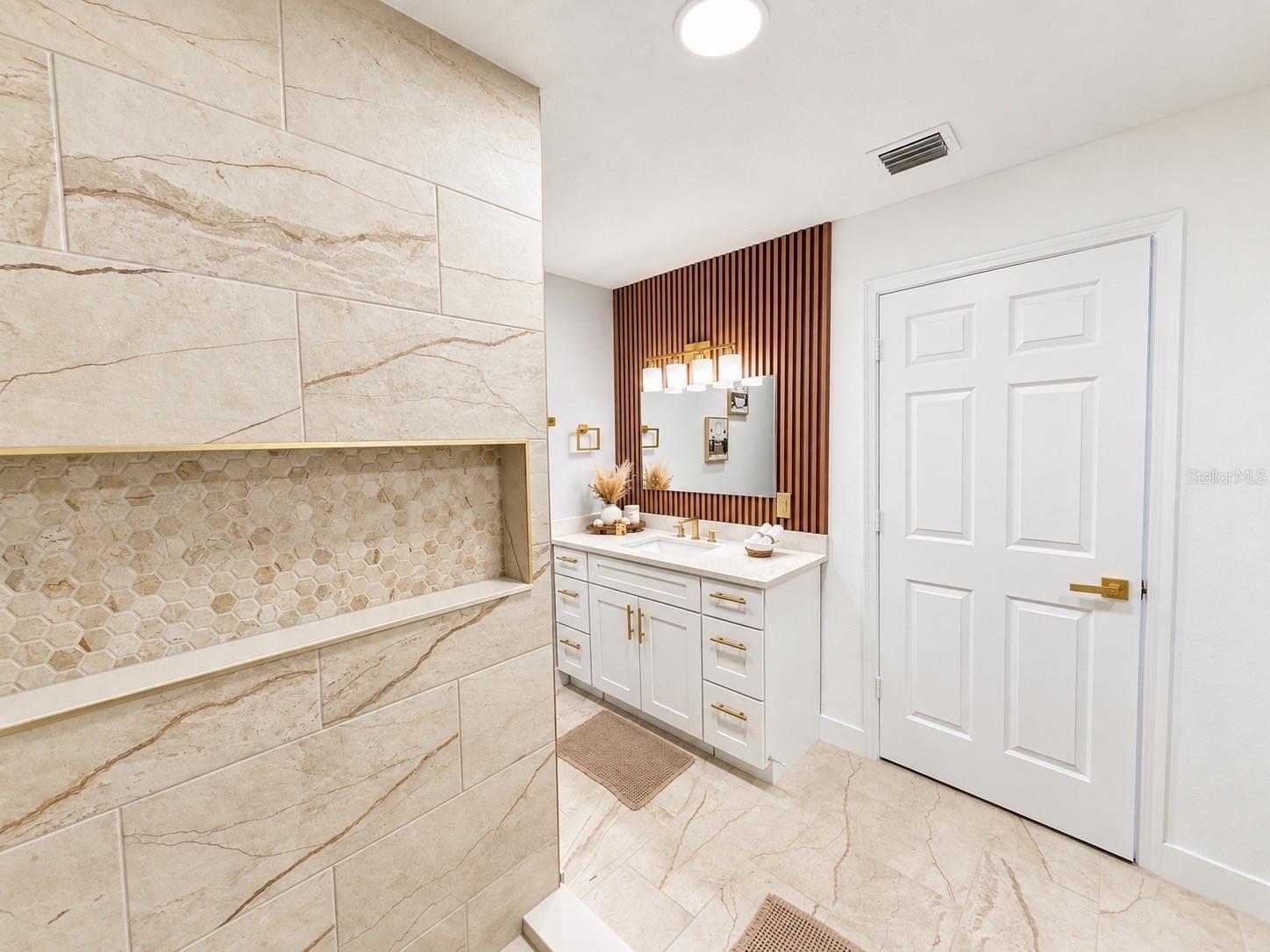 Master Bedroom Bathroom - Additional view