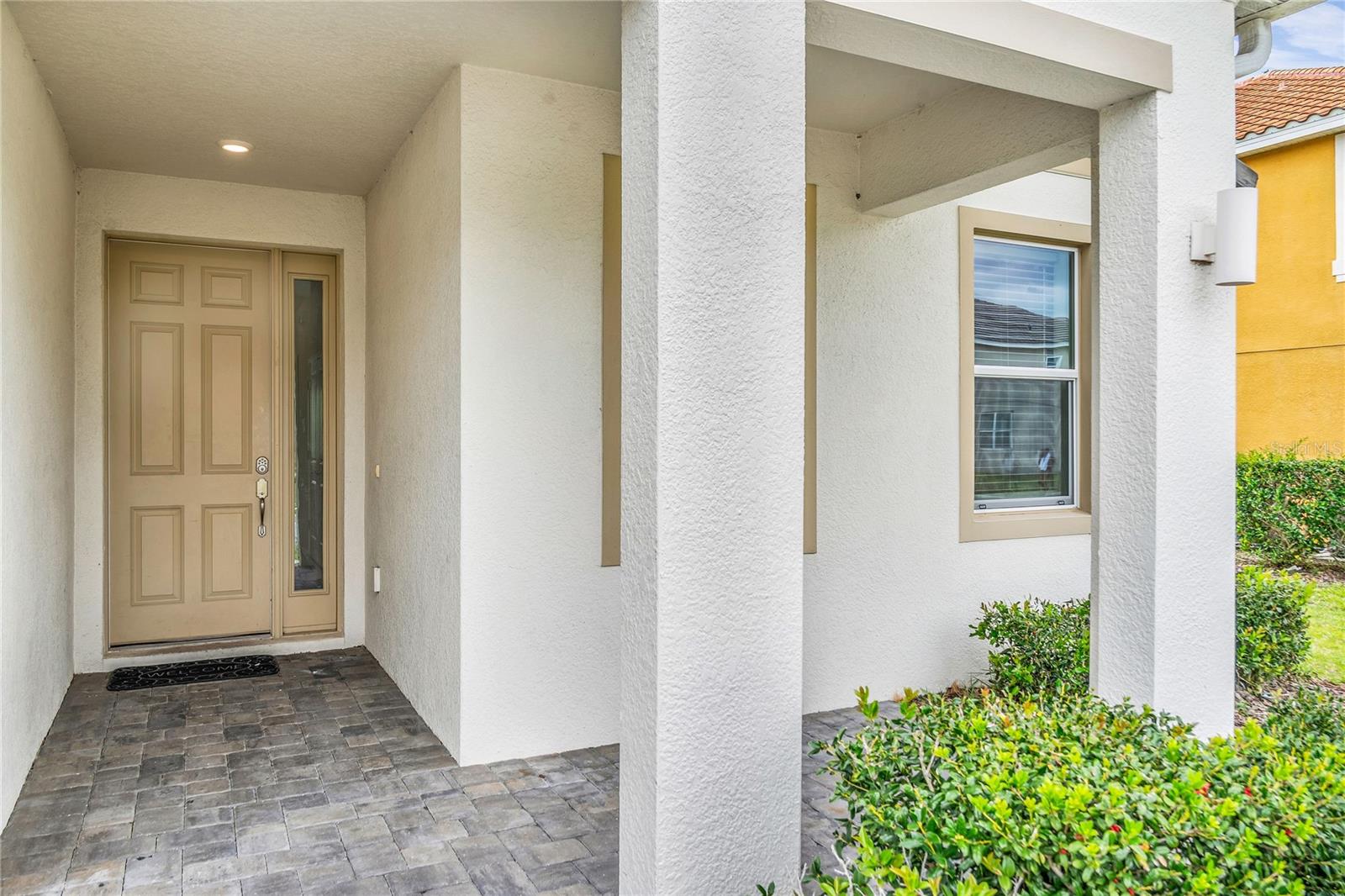 2576 Shanti Drive Entryway