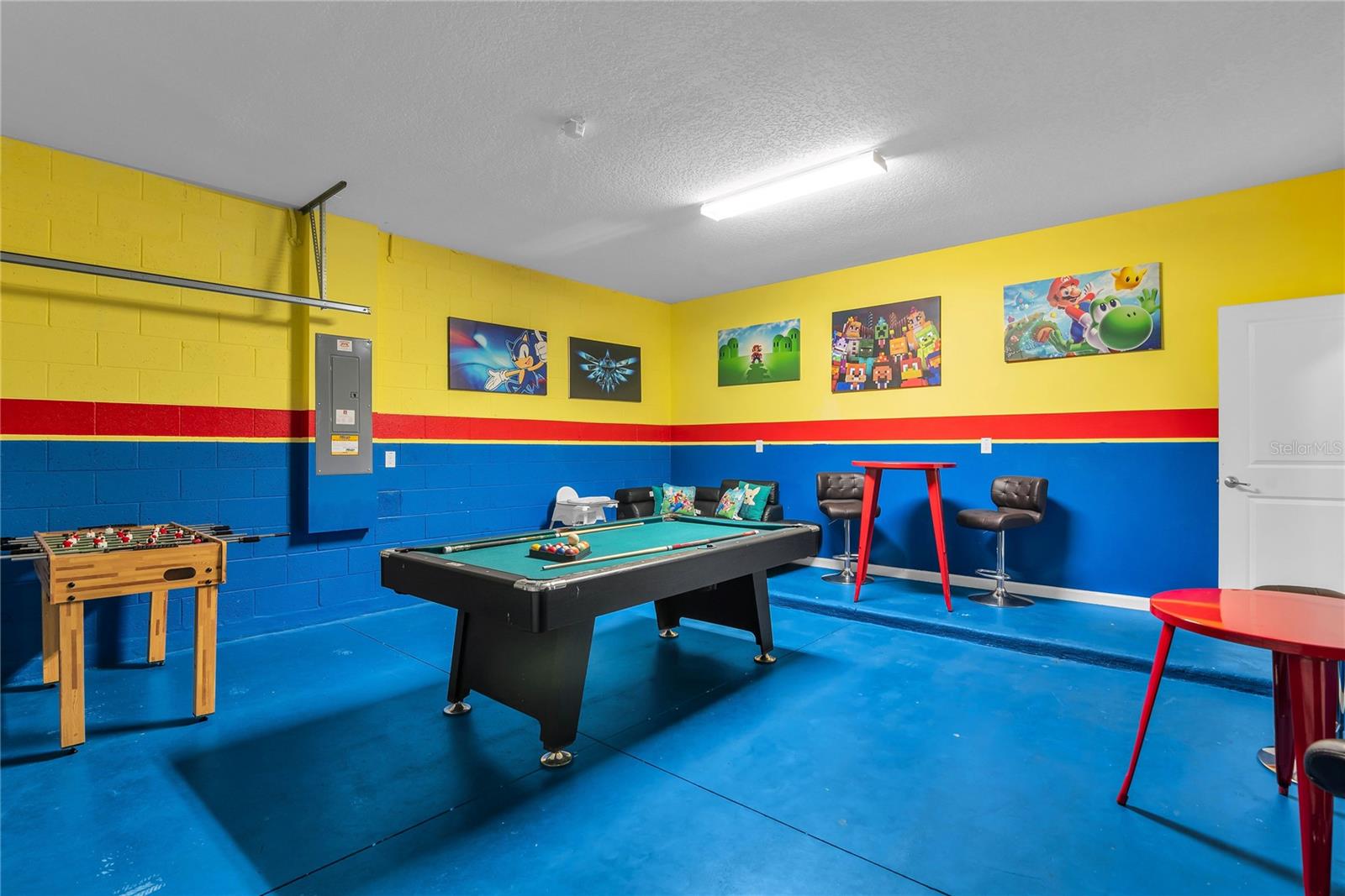 Games room / Garage