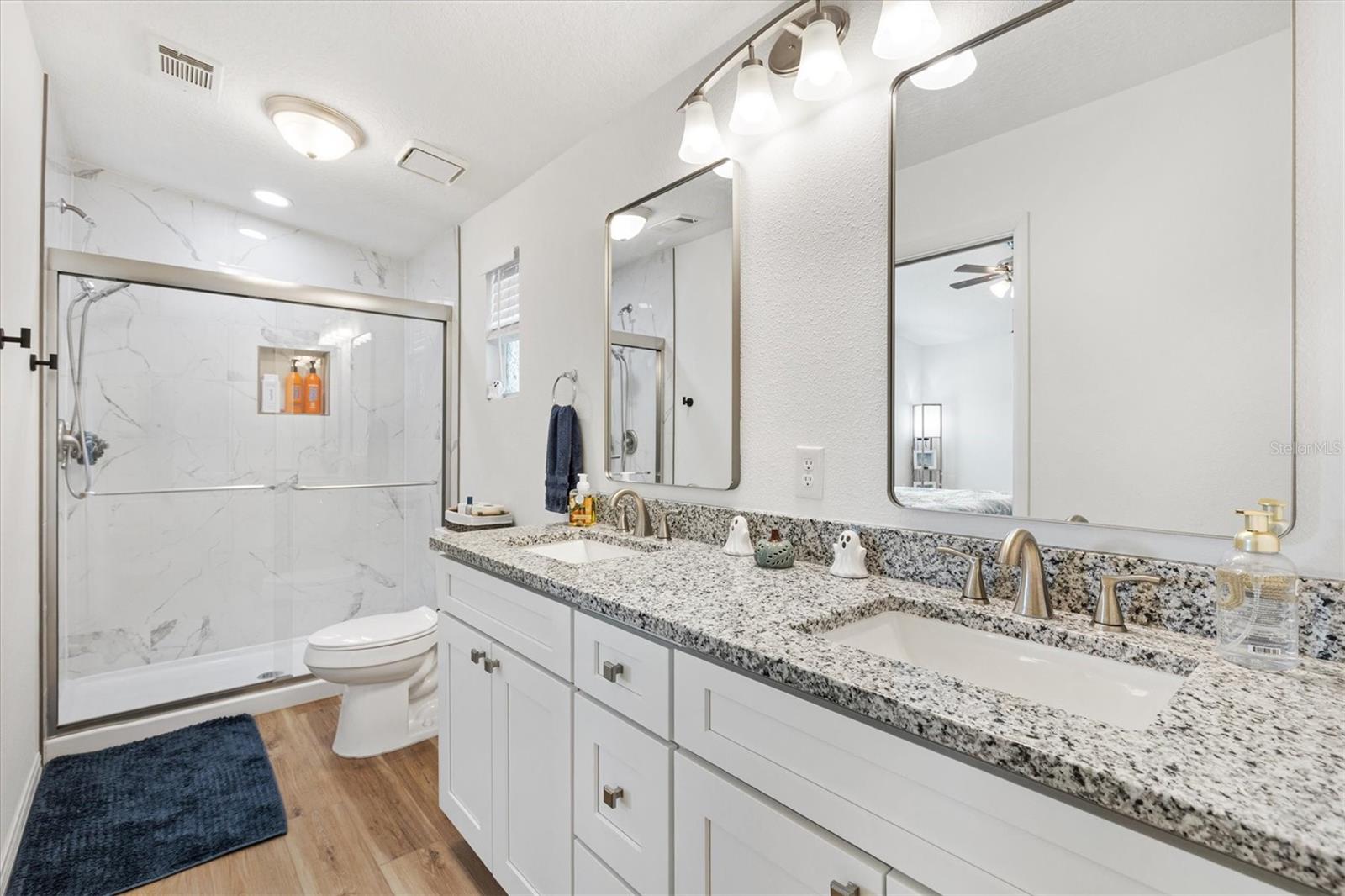 Master En-suite - immaculate