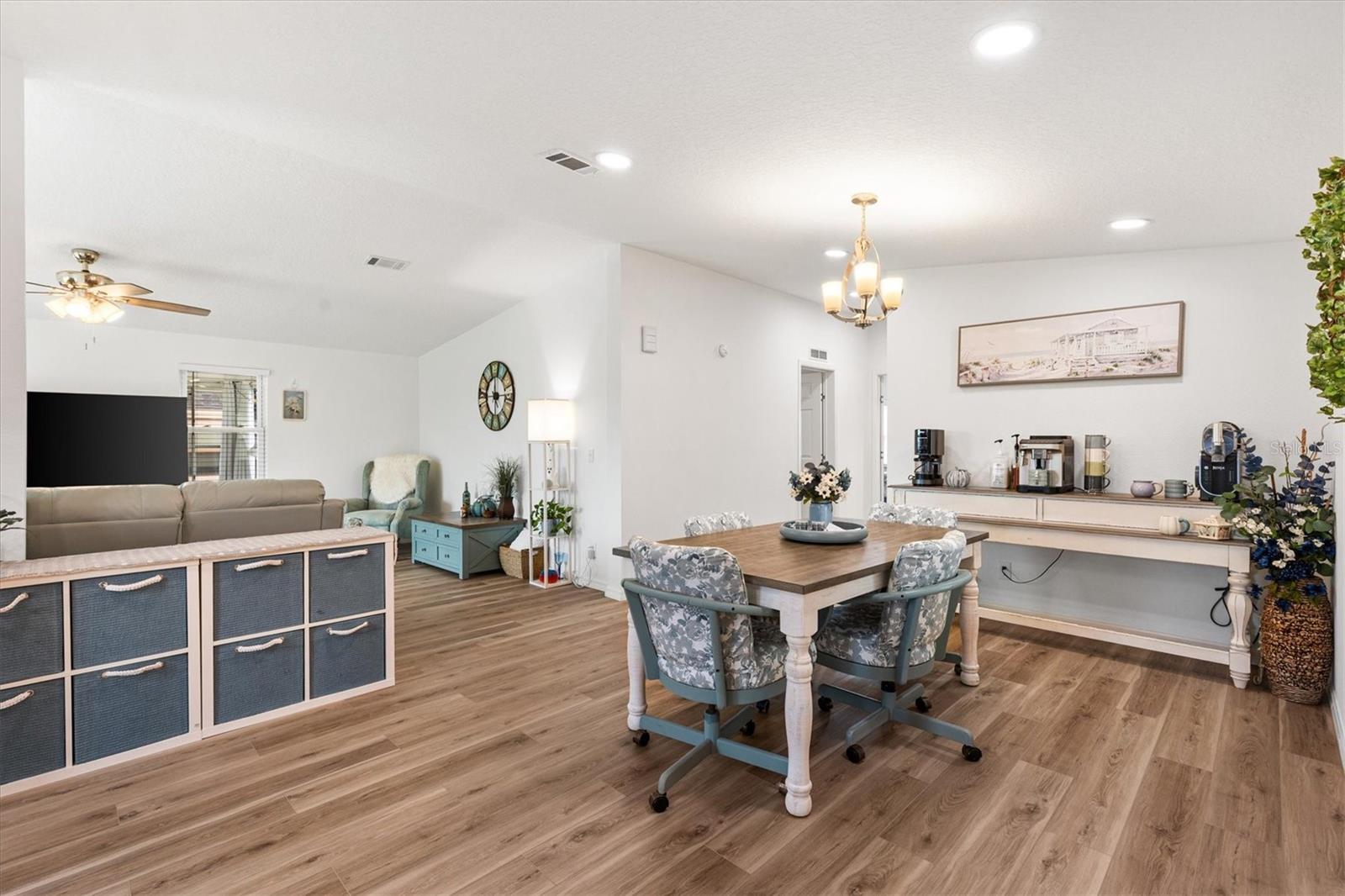 Vaulted Ceilings make it so airy Vaulted Ceilings make it so airy