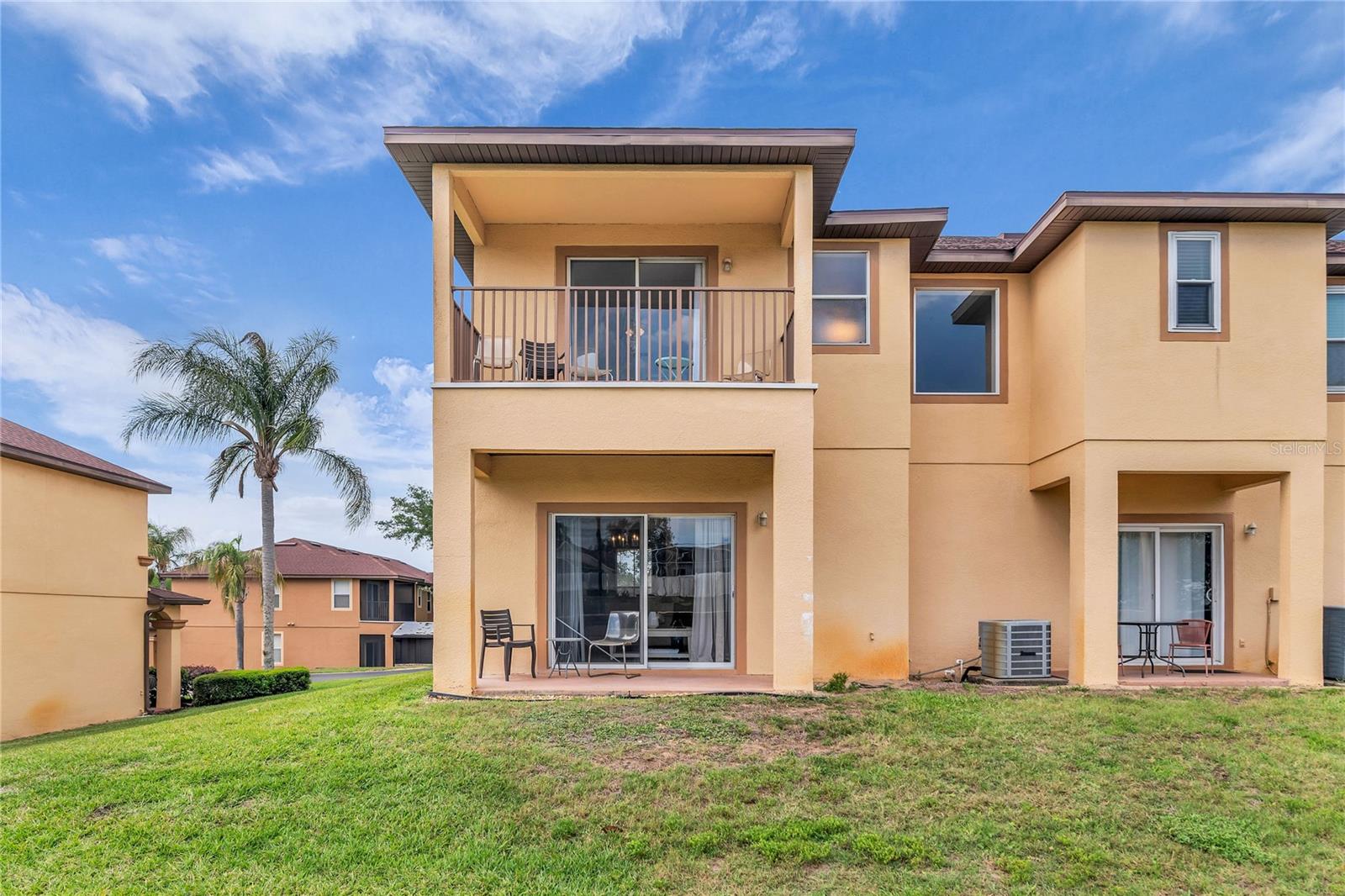 Back view of 457 La Mirage Street