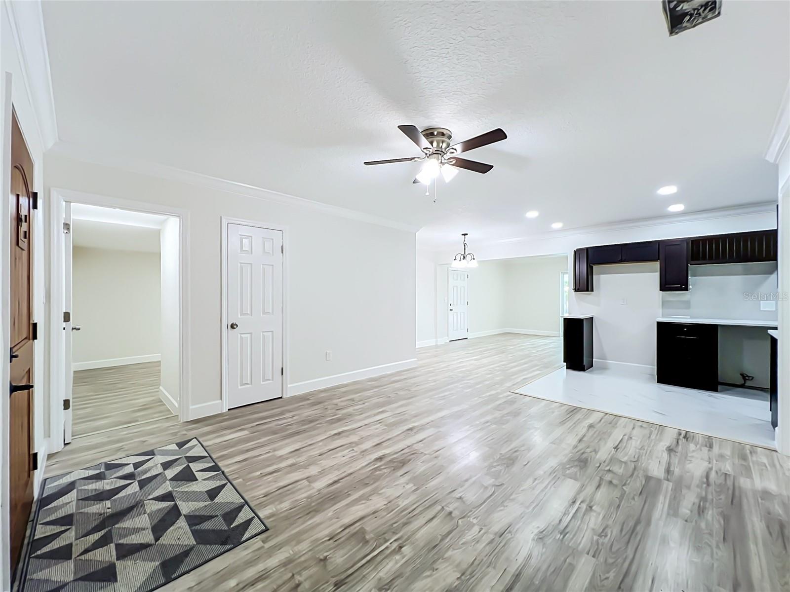 4207 SEYBOLD AVENUE, Orlando, FL 32808 4207 SEYBOLD AVENUE, Orlando, FL 32808