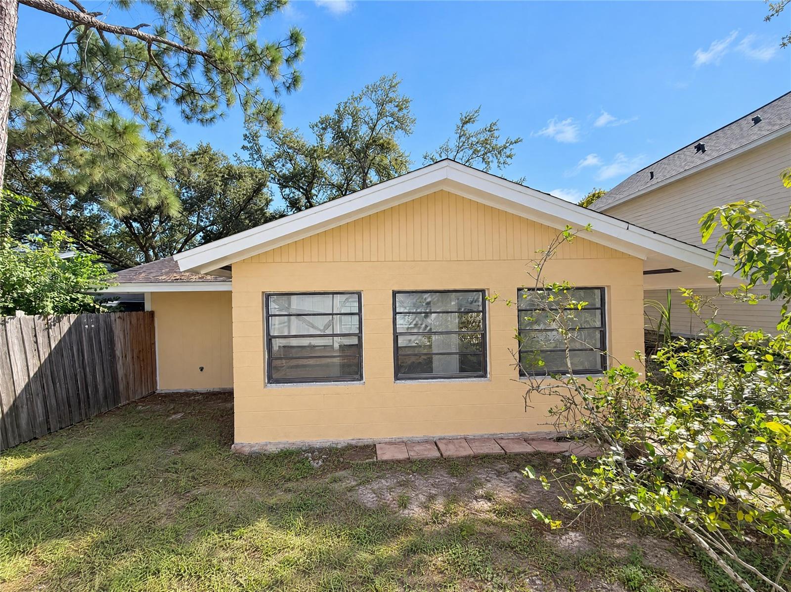 7606 LEON AVENUE, Temple Terrace, FL 33637