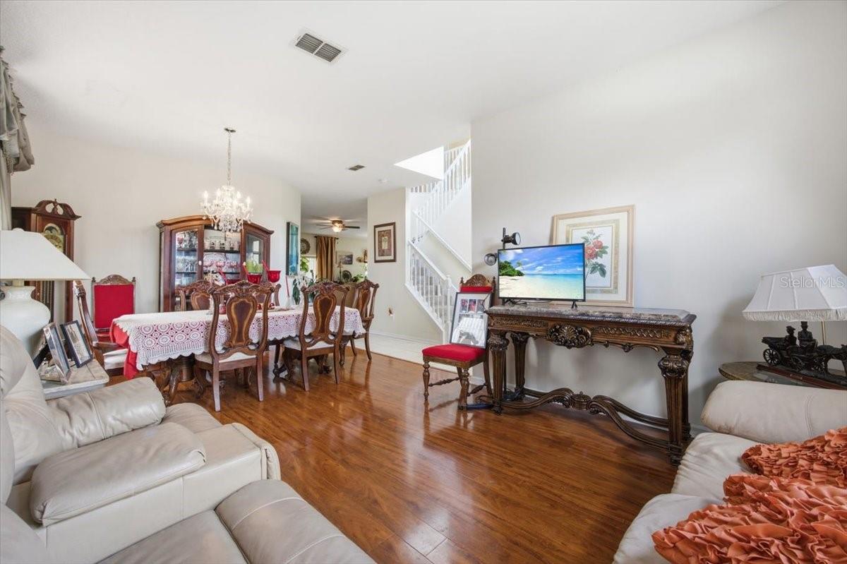Living Room-R