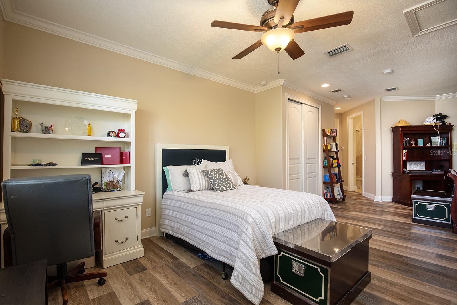 Upstairs Bedroom 4