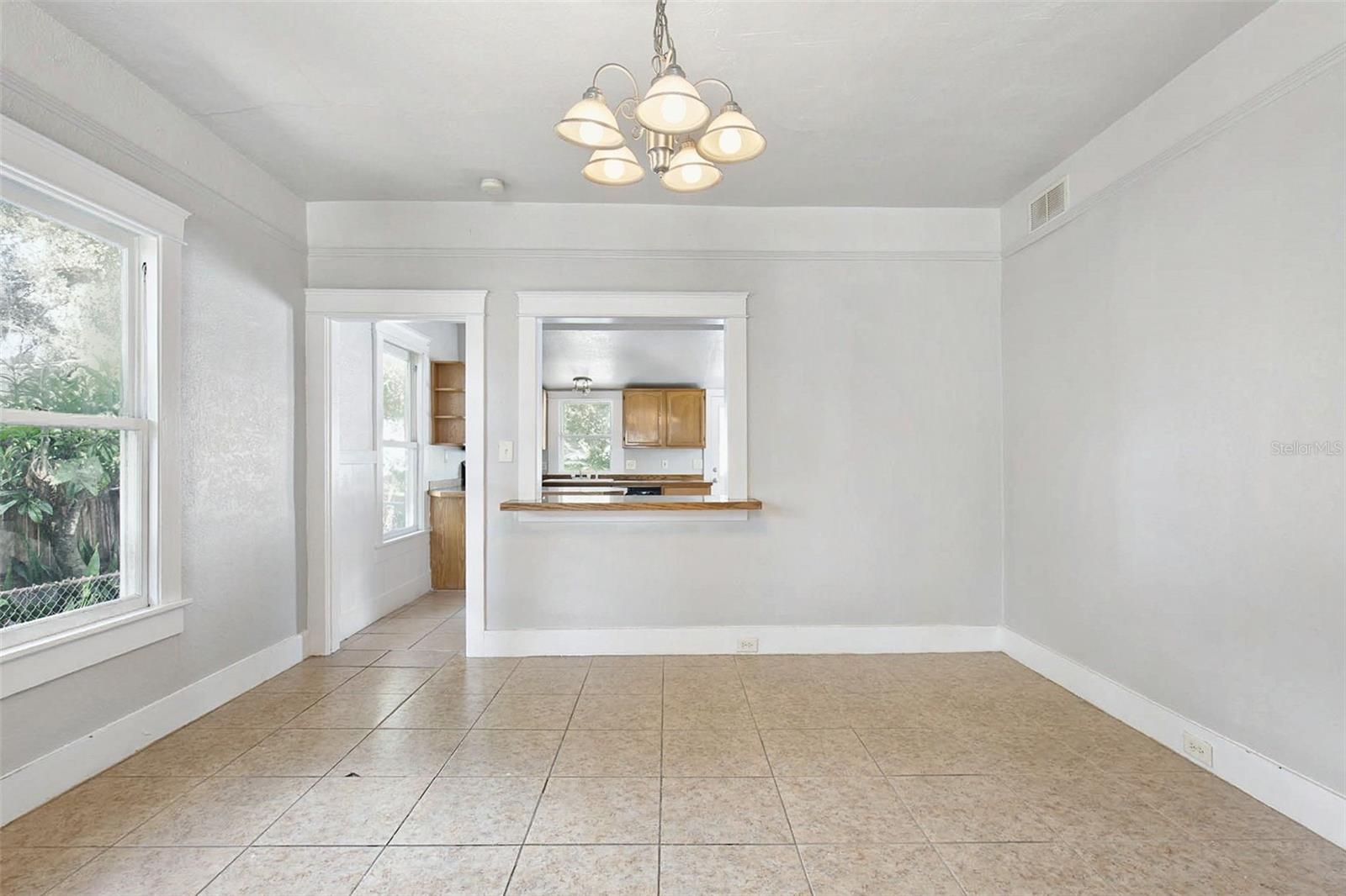 508 E HUGH STREET, Tampa, FL 33603