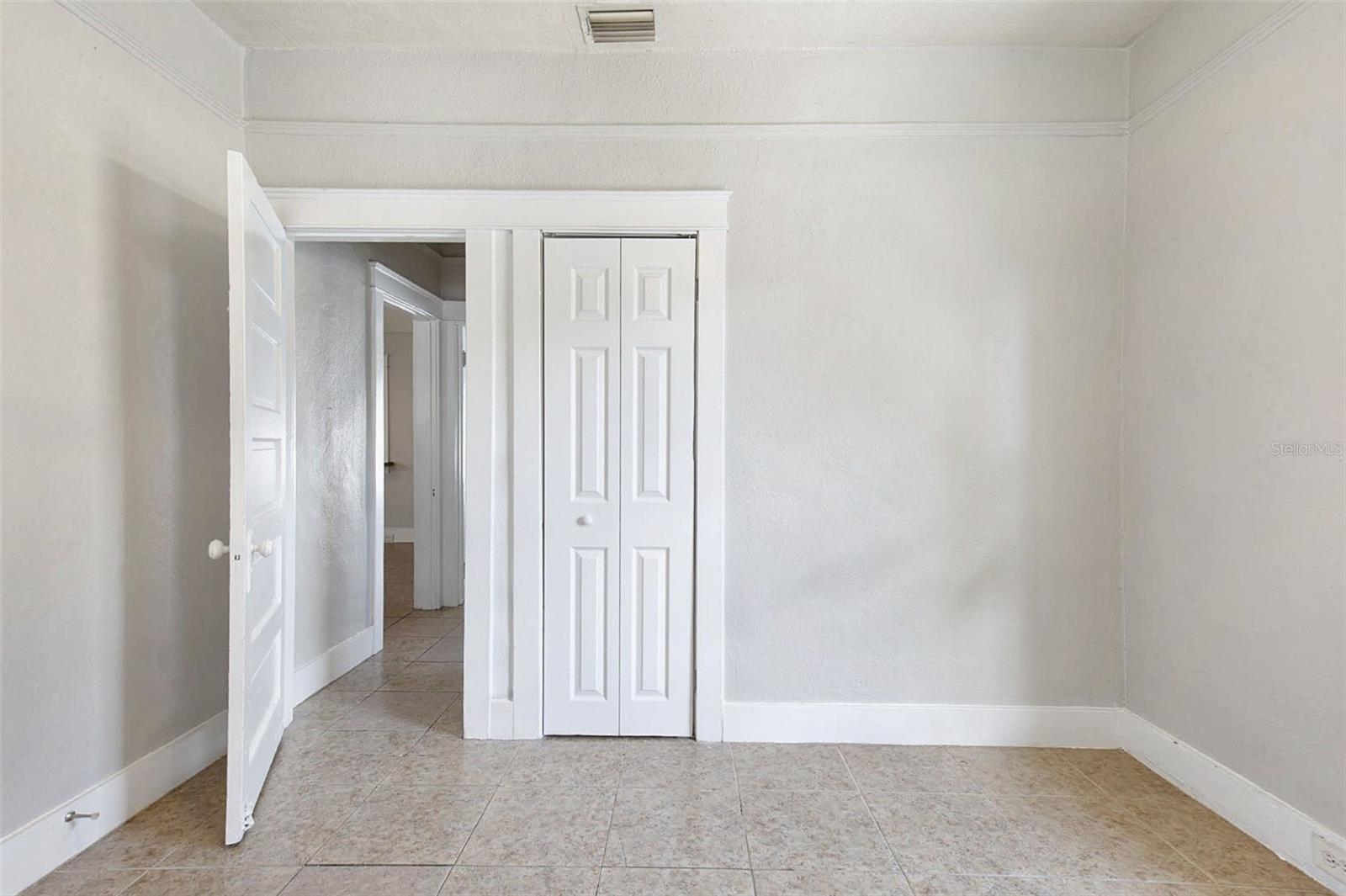 508 E HUGH STREET, Tampa, FL 33603
