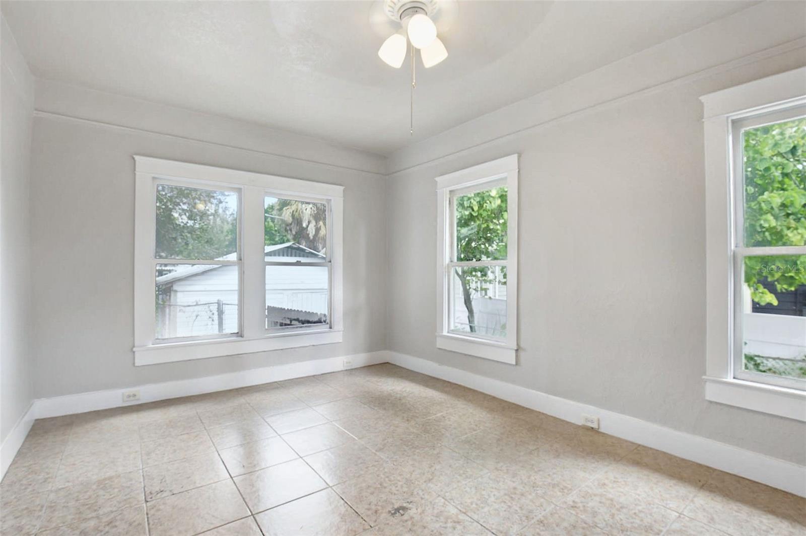 508 E HUGH STREET, Tampa, FL 33603