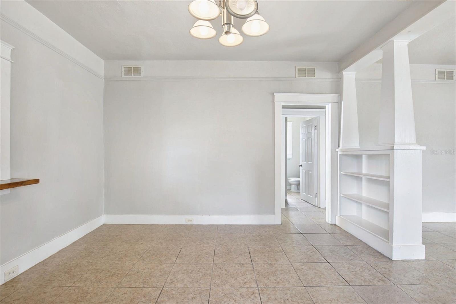 508 E HUGH STREET, Tampa, FL 33603
