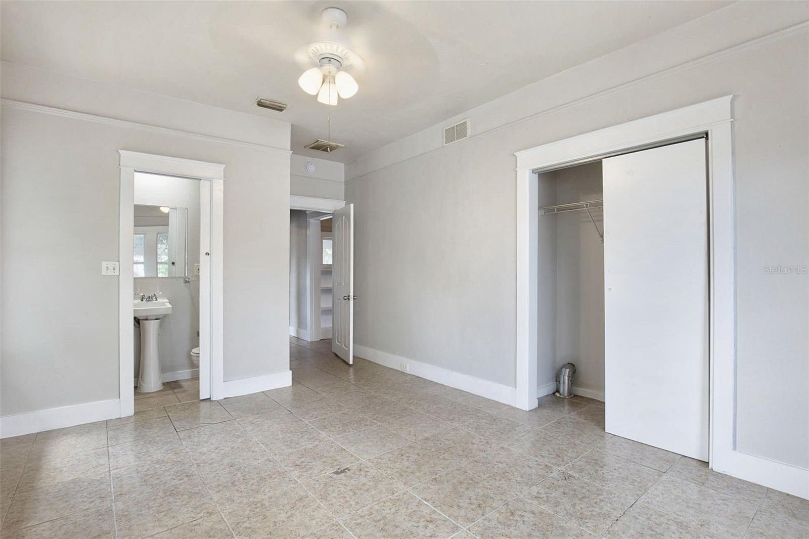 508 E HUGH STREET, Tampa, FL 33603