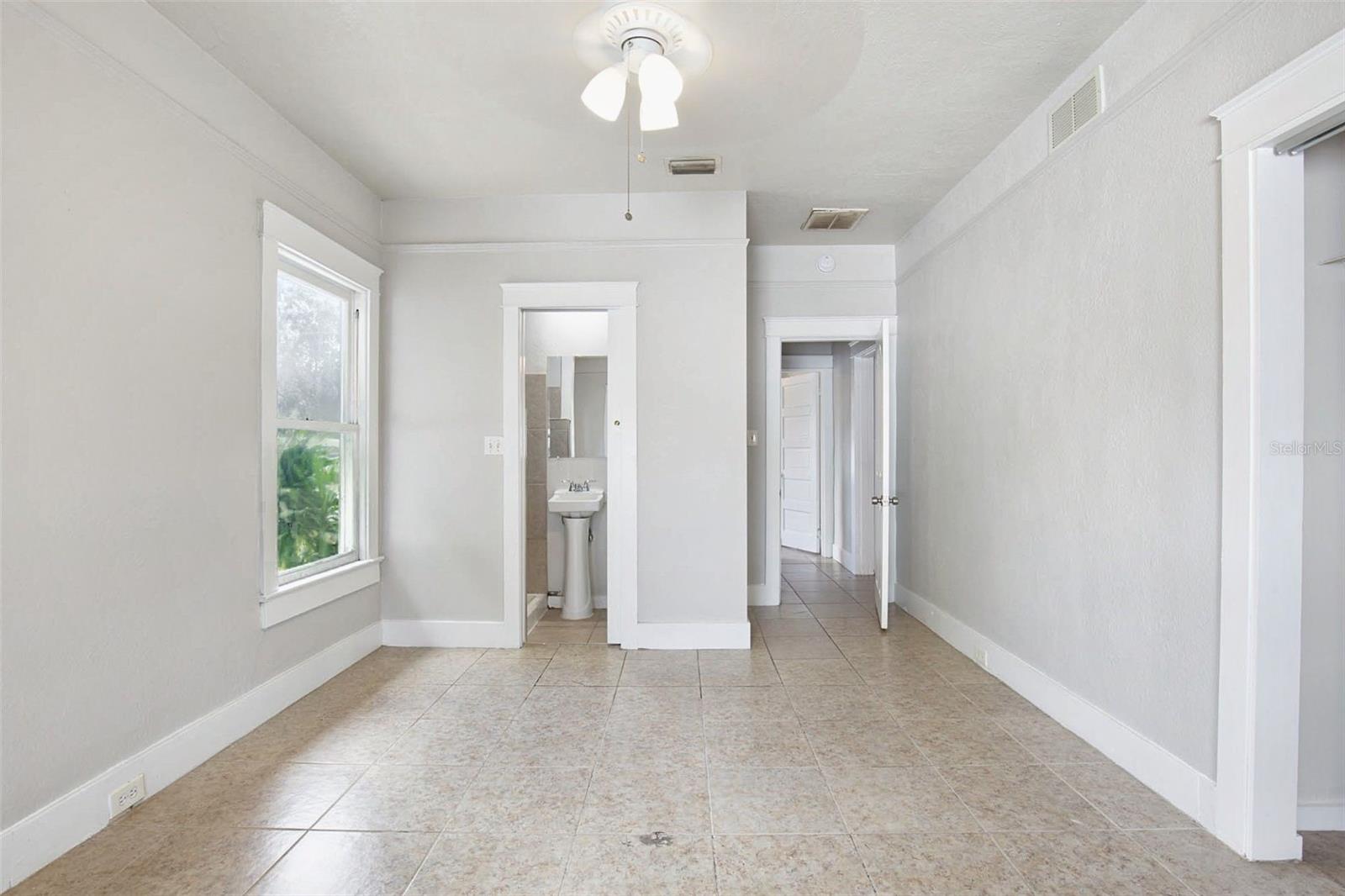 508 E HUGH STREET, Tampa, FL 33603