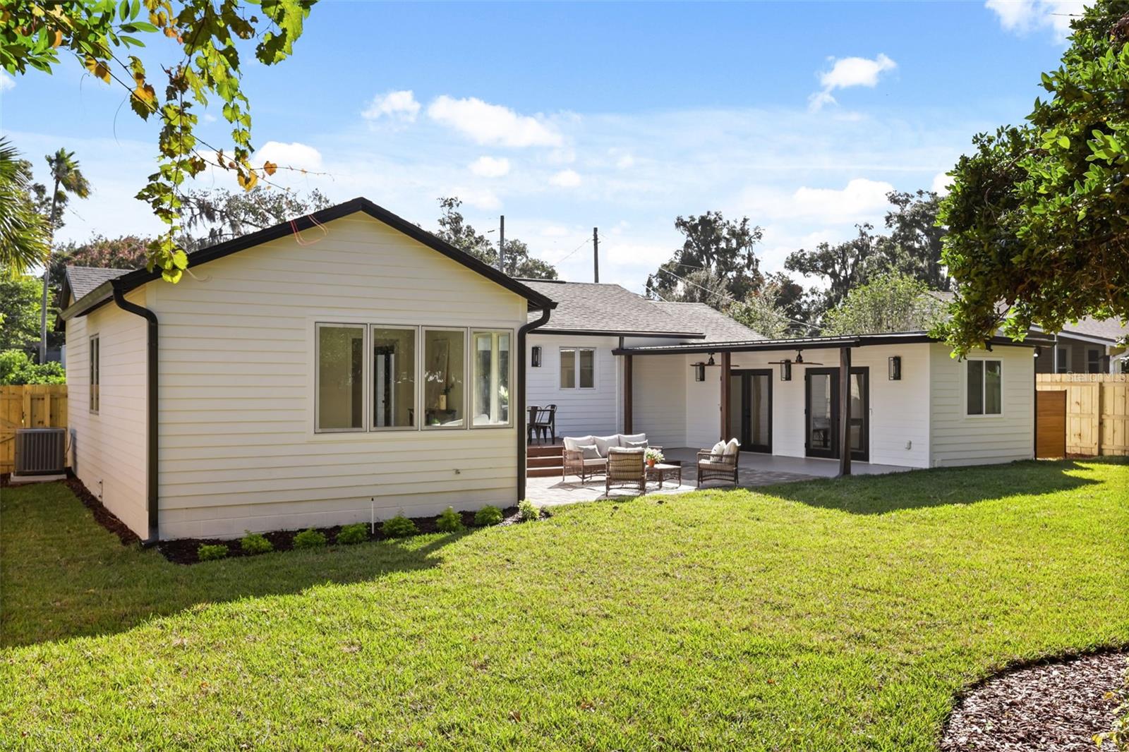512 MAYFAIR CIRCLE, Orlando, FL 32803