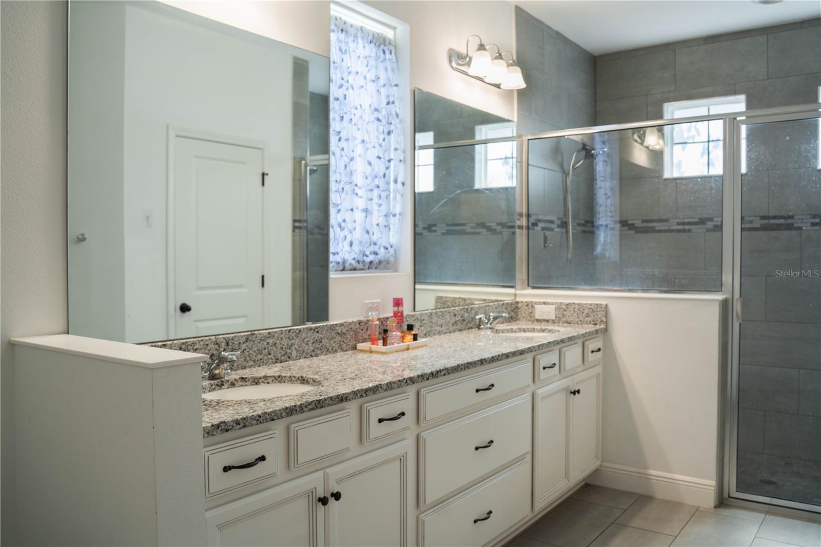 460 AVILA PLACE, Howey In The Hills, FL 34737