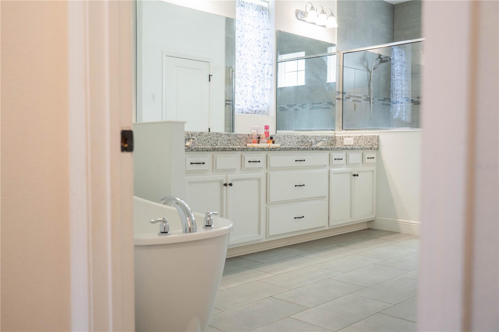 460 AVILA PLACE, Howey In The Hills, FL 34737