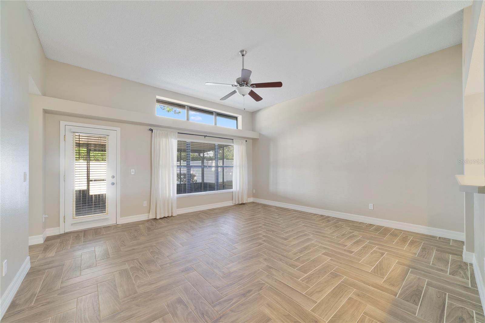 11904 DESMAR COURT, Orlando, FL 32821