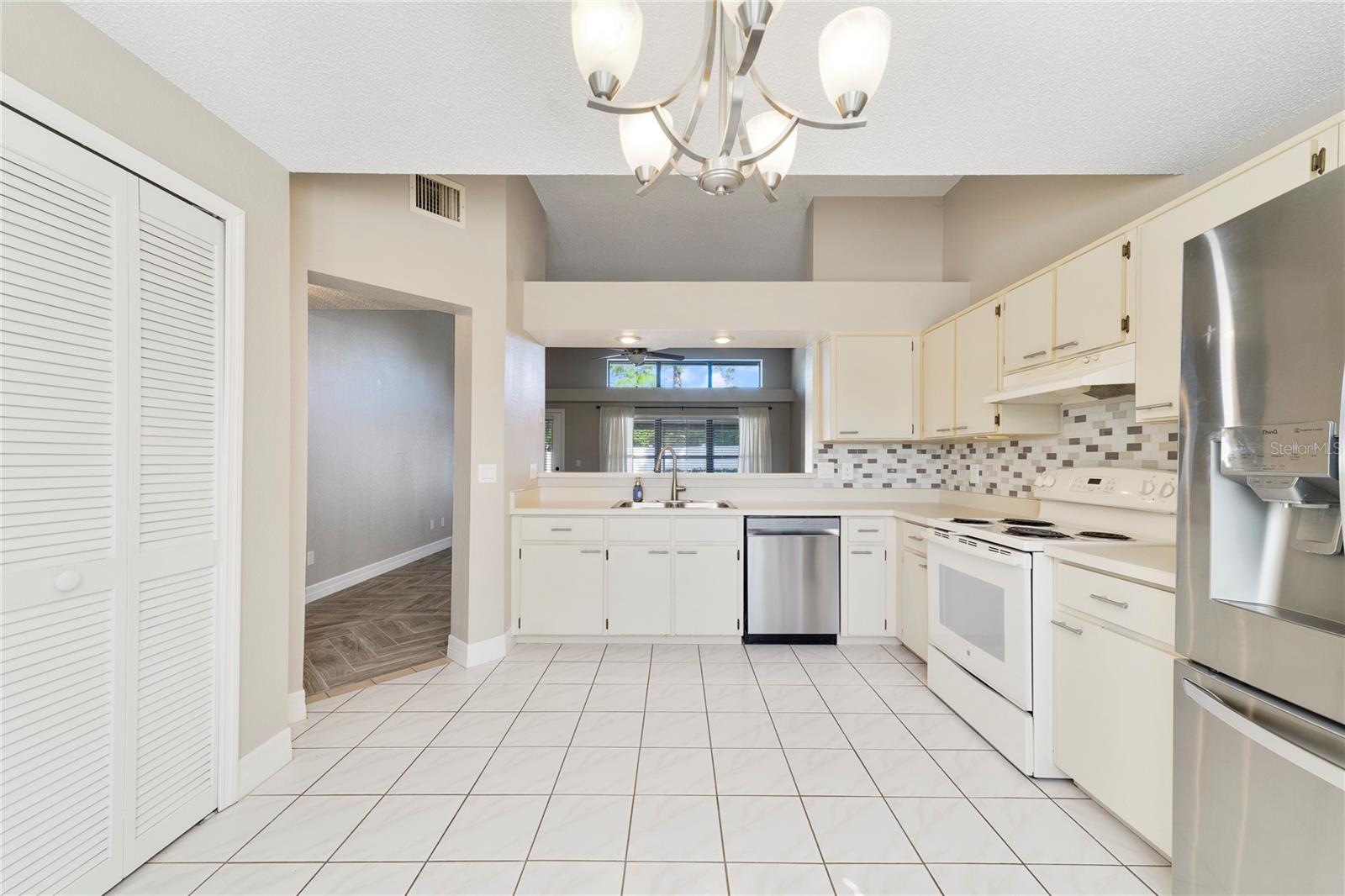 11904 DESMAR COURT, Orlando, FL 32821