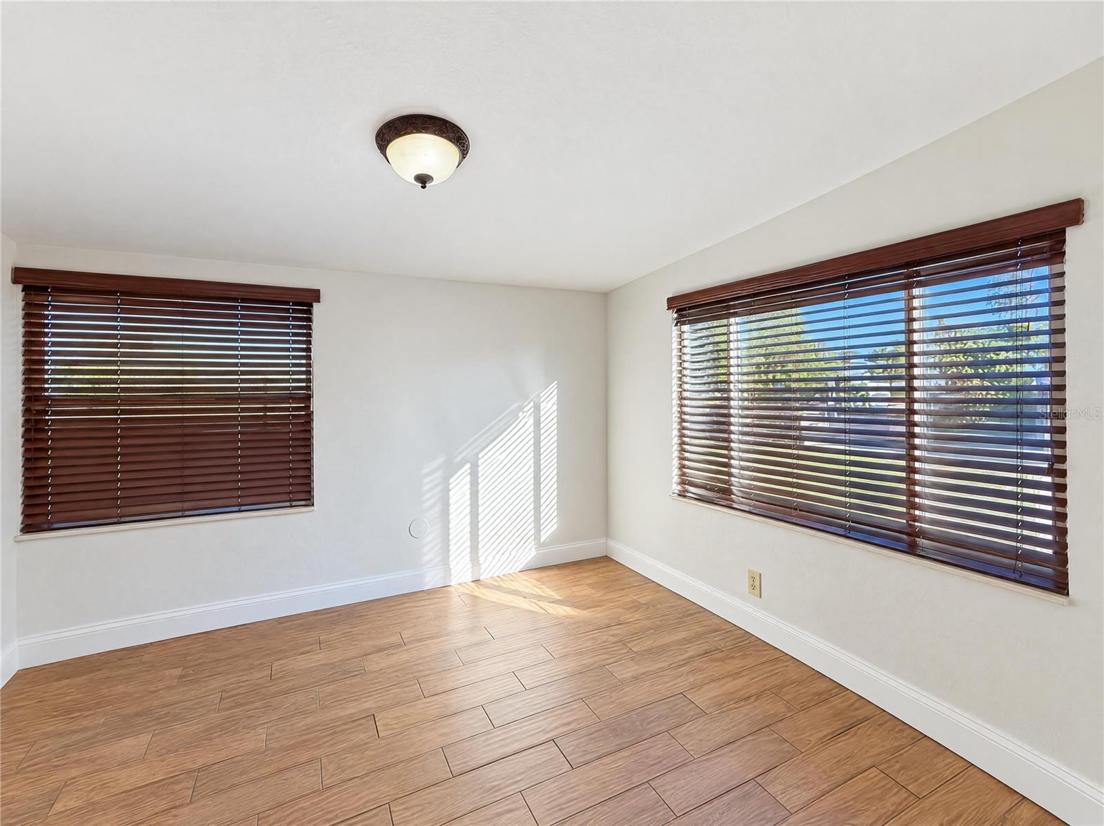 3205 W ROGERS AVENUE, Tampa, FL 33611