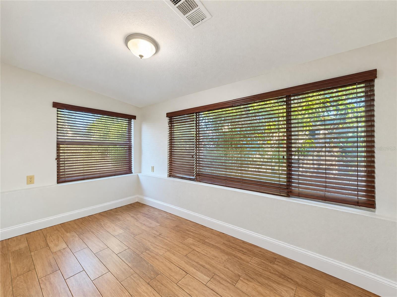 3205 W ROGERS AVENUE, Tampa, FL 33611